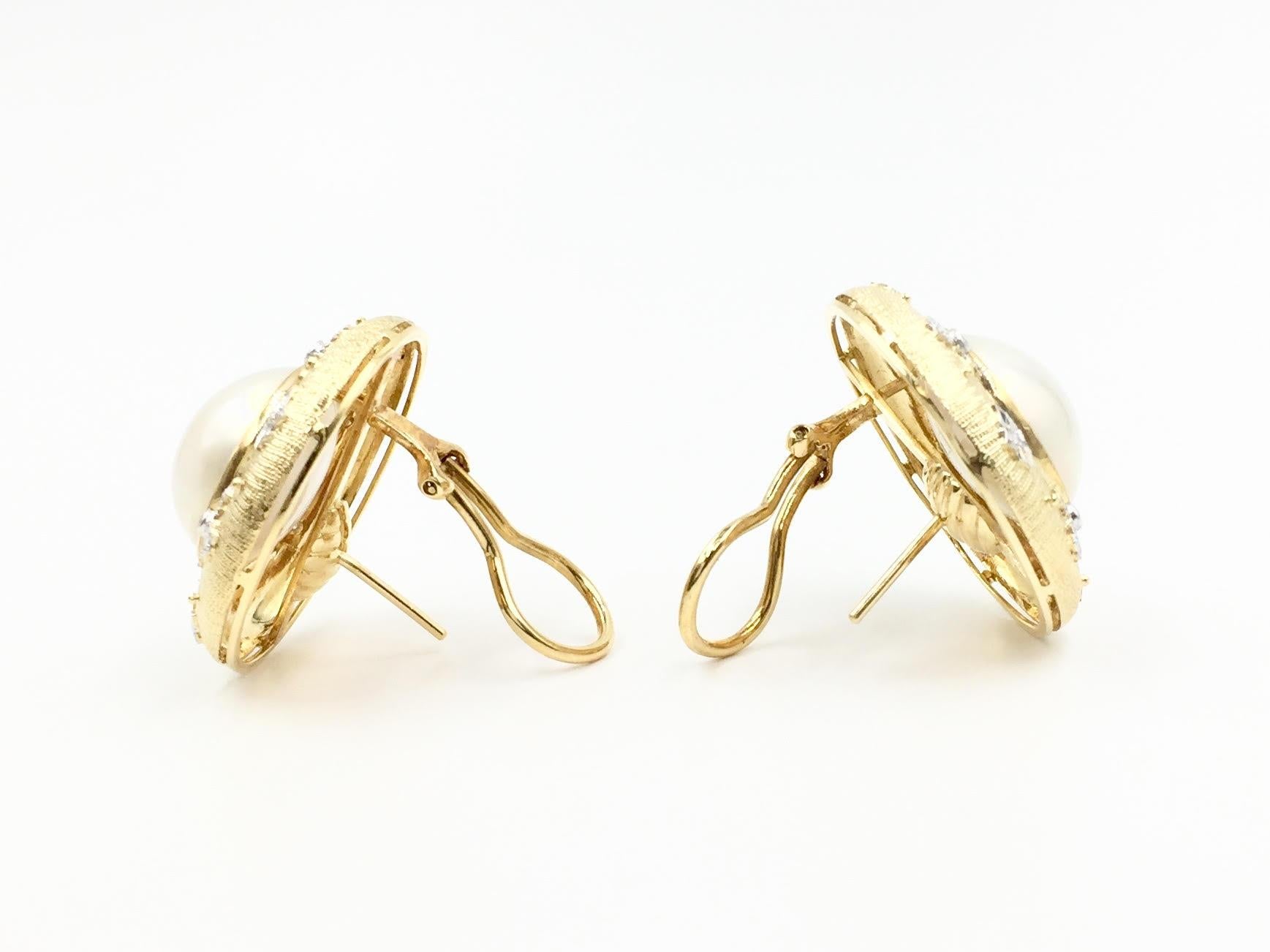Vintage 18 Karat Gold Genuine Mabé Pearl Diamond Earrings For Sale 2