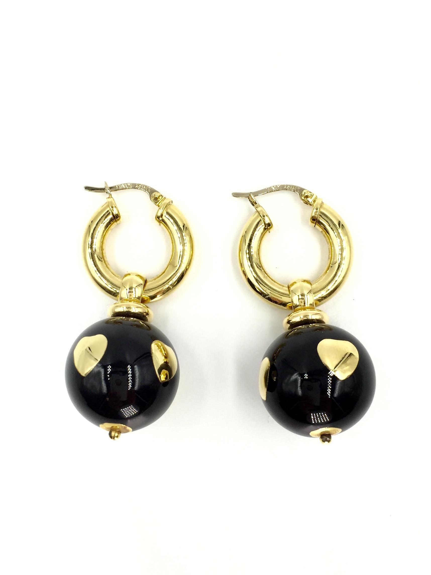 Vintage 18 Karat Gold Italian Made Black Enamel Ball Drop Earrings In Good Condition For Sale In Pikesville, MD