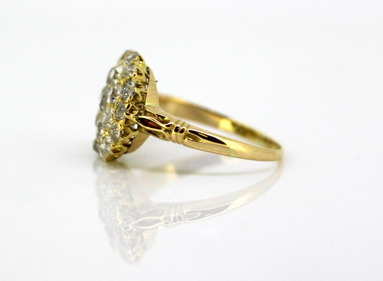 Vintage 18 karat Gold Ladies Ring with Diamonds, Made in London, circa