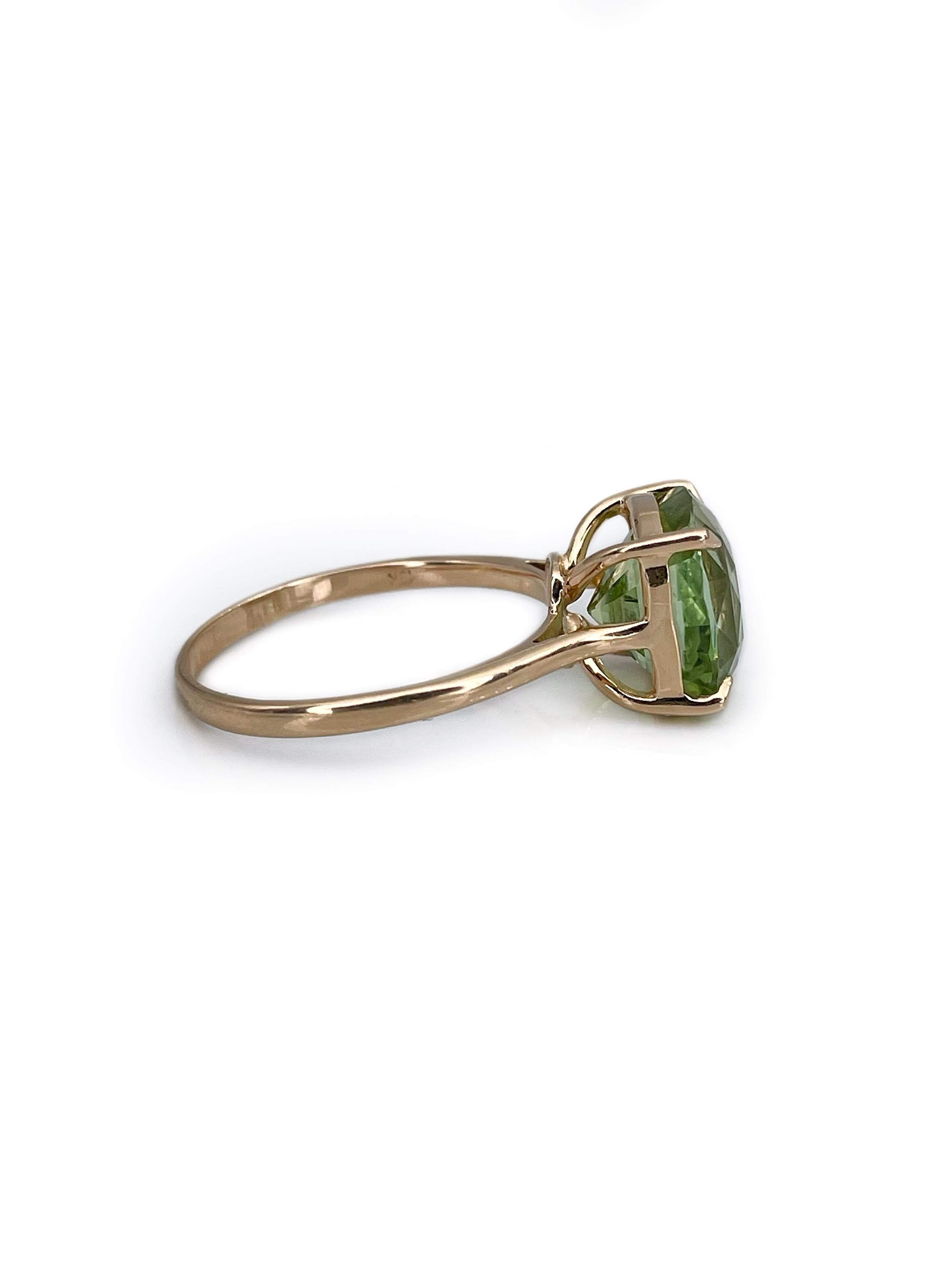 This is a modern cocktail ring crafted in 18K gold. The piece features rectangle beautiful light green tourmaline. 

Weight: 3.54g
Size: 17.5 (US 7.25)

IMPORTANT: please ask about the possibility to resize before purchase. This process takes 2-7