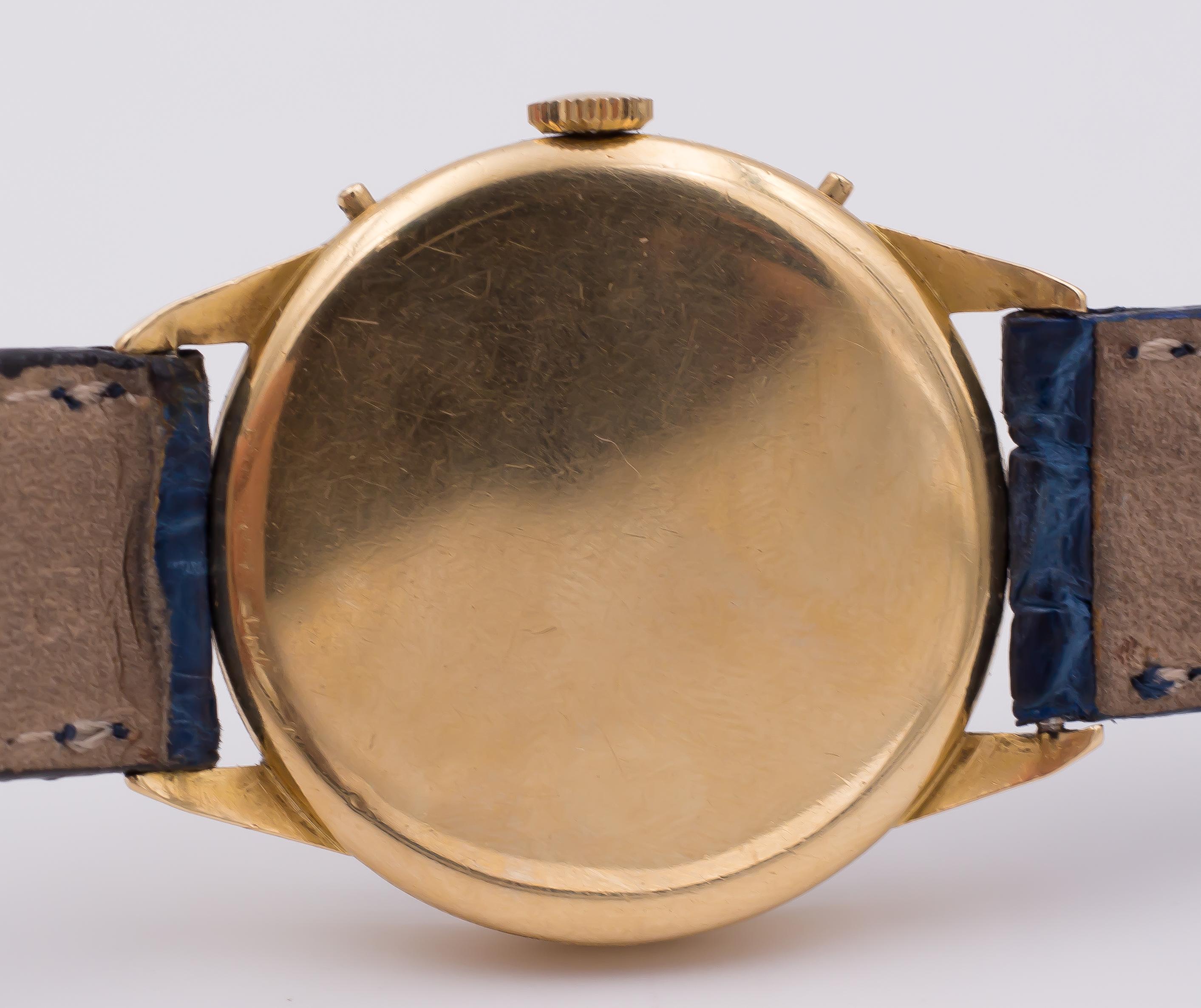 Vintage 18 Karat Gold Movado Calendar Wristwatch, 1950s In Good Condition For Sale In Bologna, IT