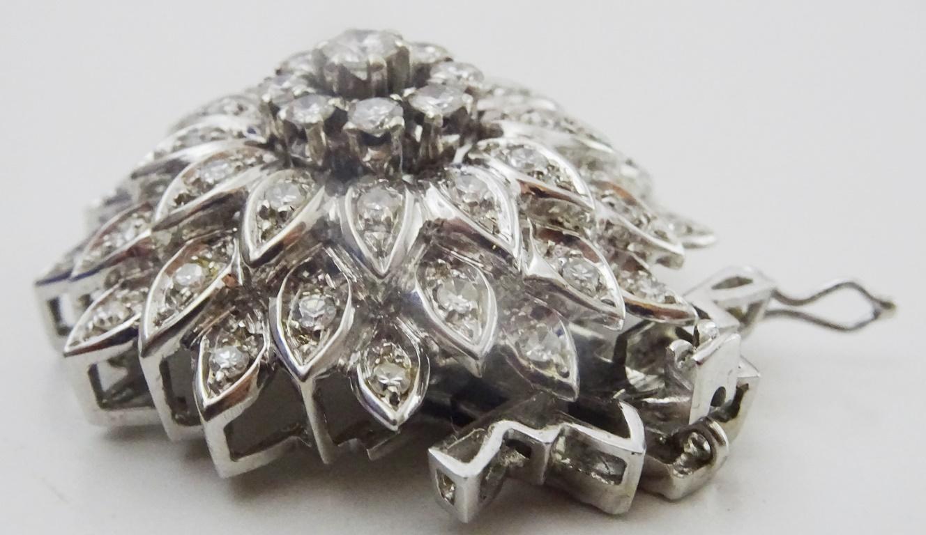 Vintage 18 karat Gold Necklace Clasp set with Diamonds , Gerrard and Co London In Excellent Condition For Sale In Jerusalem, IL