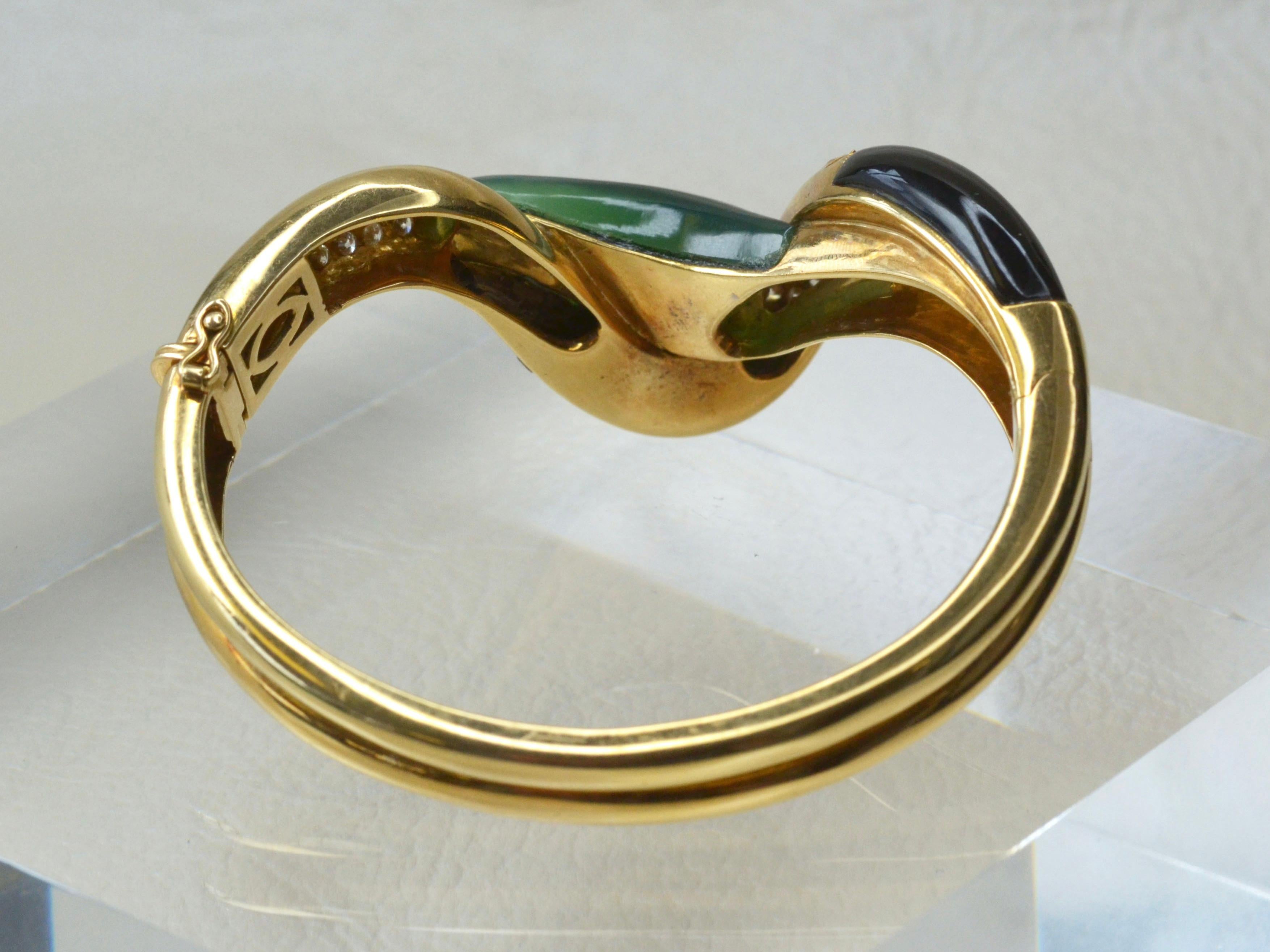 Armband aus 18 Karat Gold, Onyx, Diamant und Jade (Retro) im Angebot