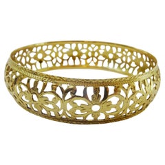 Used 18 karat Gold Openwork Engraved 18 karat gold Bangle