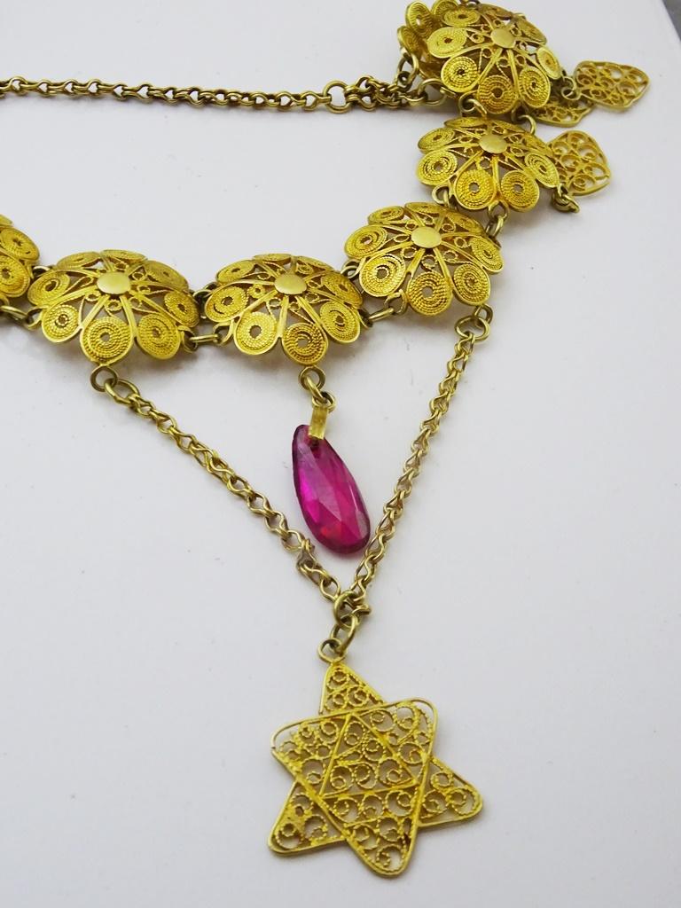  Vintage 18 karat gold Oriental Necklace In Excellent Condition For Sale In Jerusalem, IL