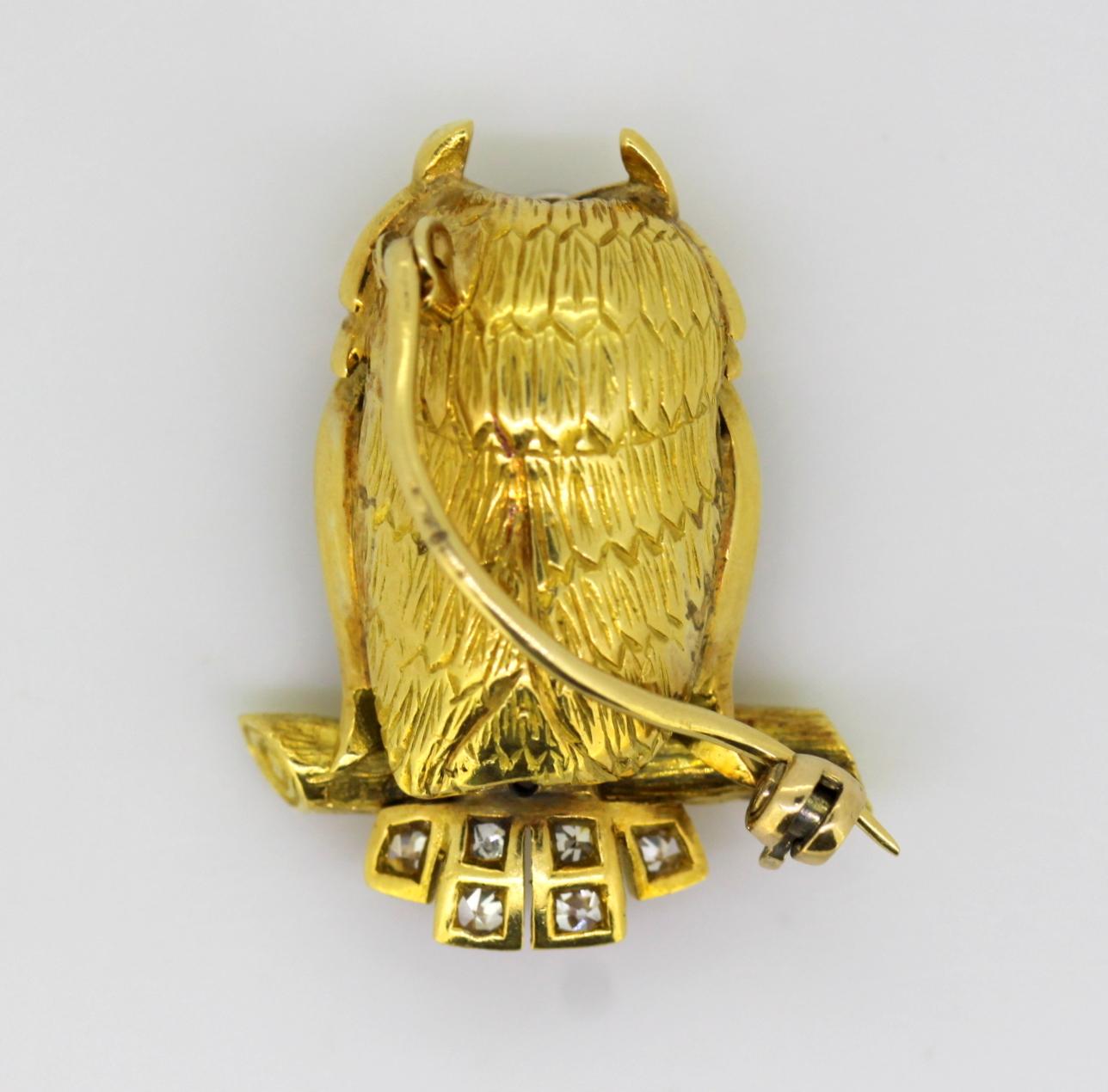 Vintage 18 Karat Gold Owl Brooch with Diamonds, Emeralds and Rubies 3