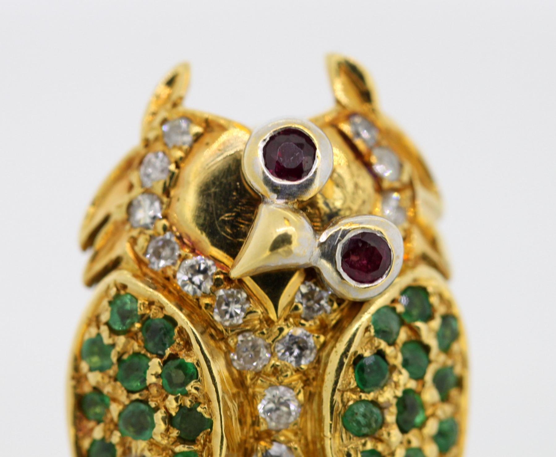 Vintage 18 Karat Gold Owl Brooch with Diamonds, Emeralds and Rubies In Excellent Condition In Braintree, GB