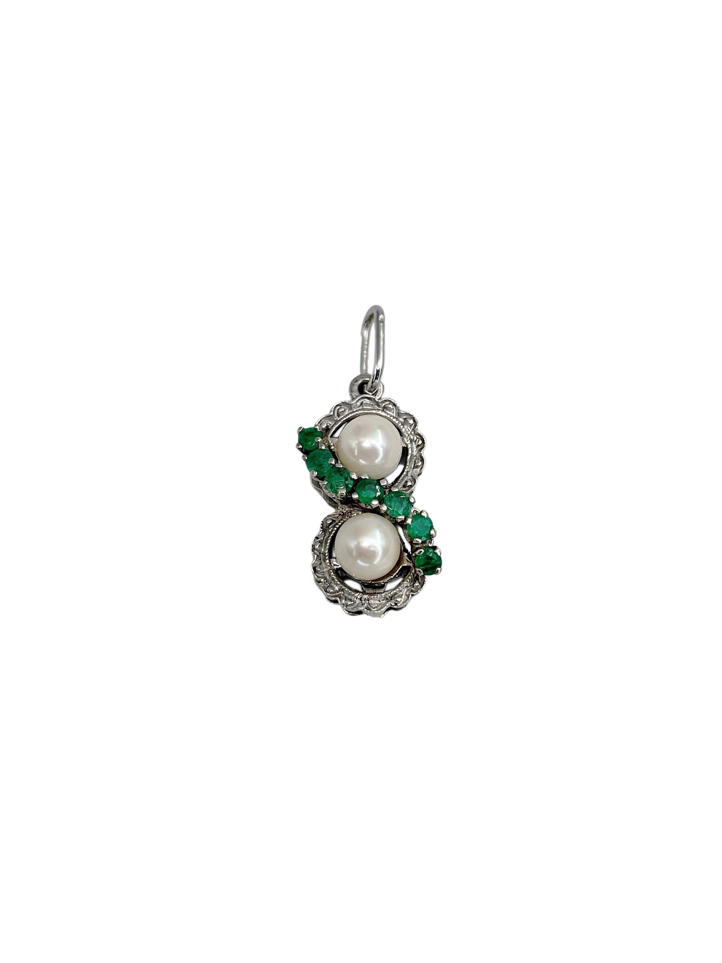 Vintage 18 Karat Gold Pearl 0.23 Carat Emerald Infinity Pendant In Good Condition For Sale In Vilnius, Vilniaus apskr.