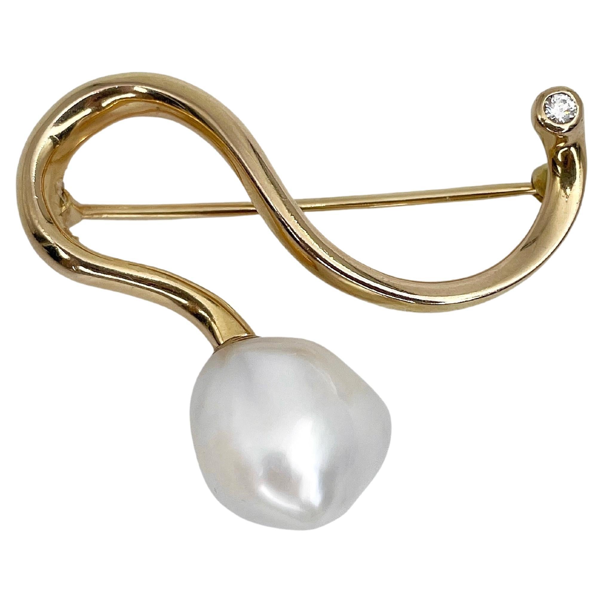 Vintage 18 Karat Gold Pearl Diamond Curved Pin Brooch