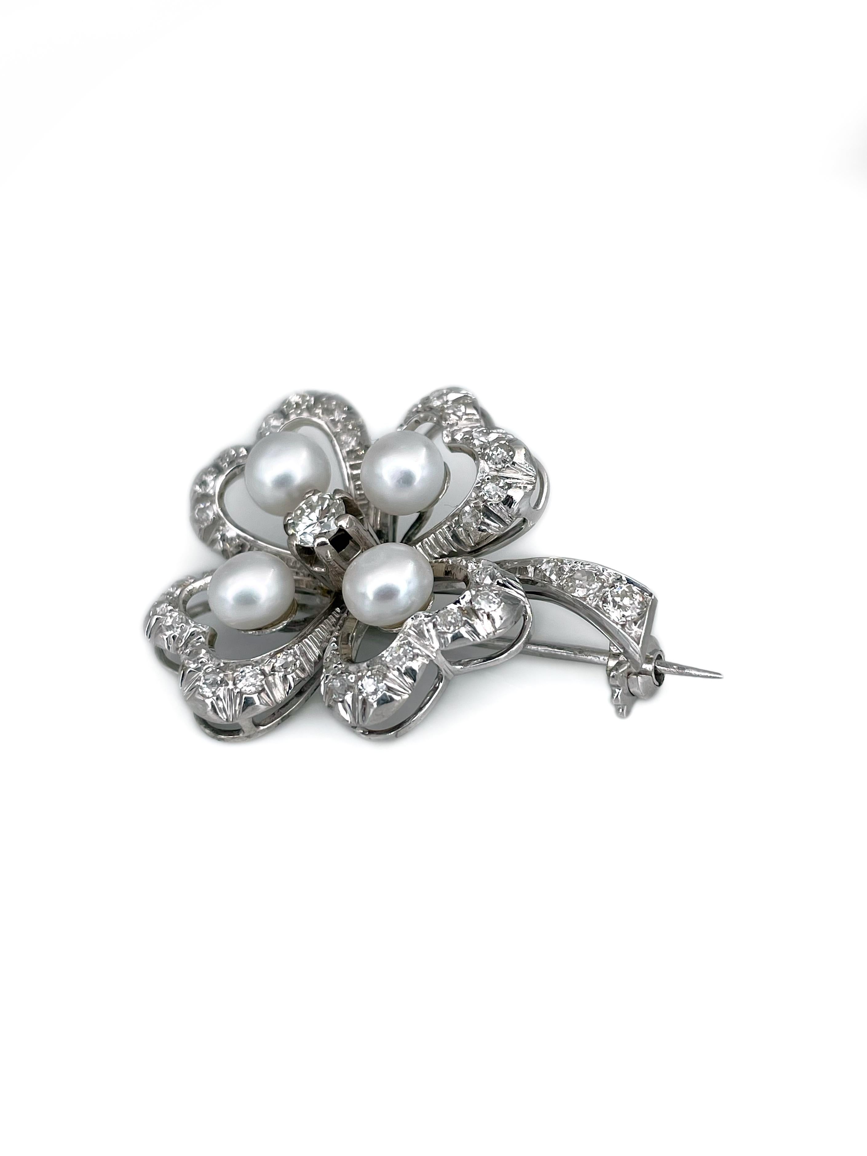 Mixed Cut Vintage 18 Karat Gold Pearl TW 0.86 Carat Diamond Four Leaf Clover Pin Brooch For Sale