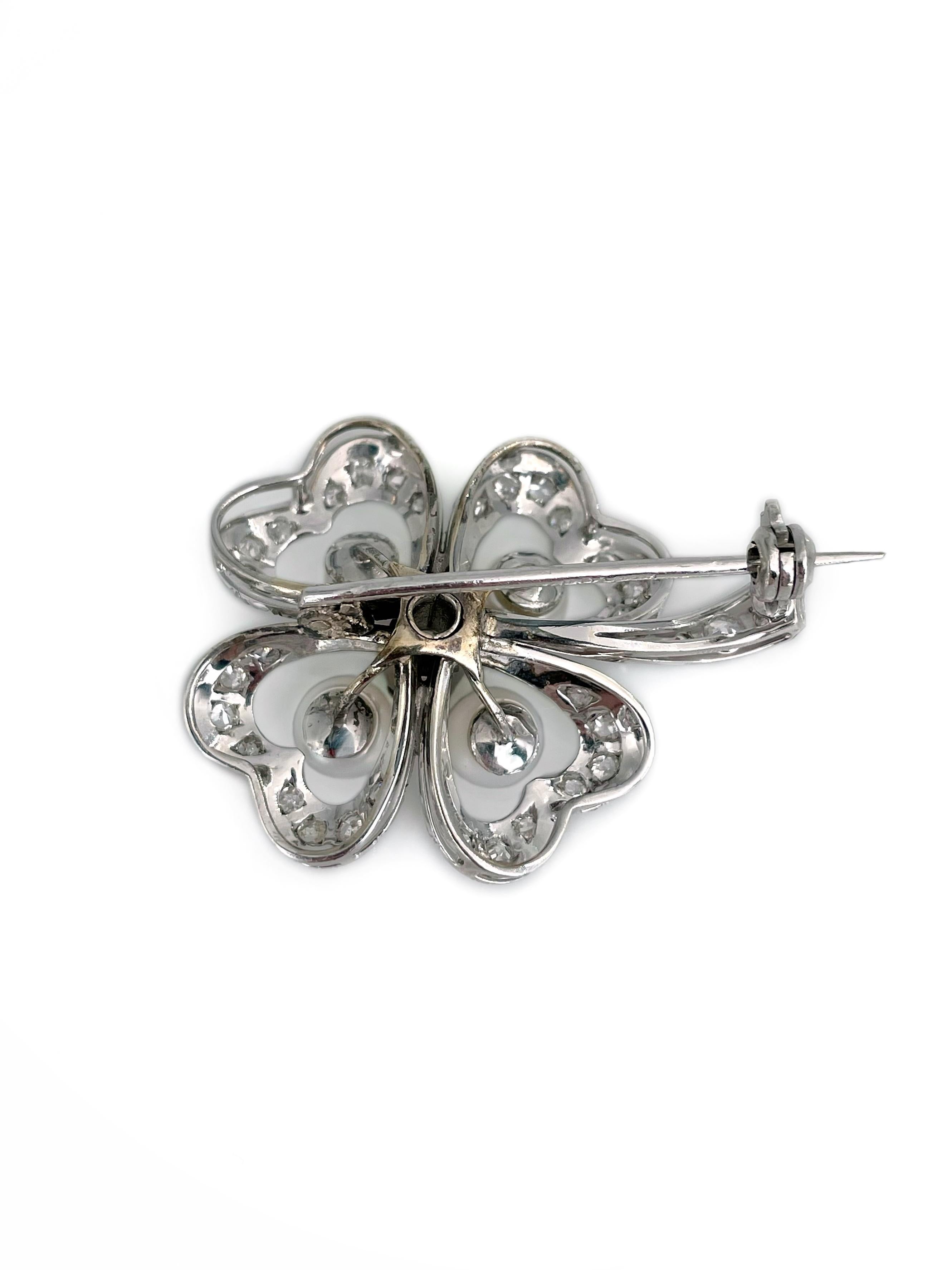Women's Vintage 18 Karat Gold Pearl TW 0.86 Carat Diamond Four Leaf Clover Pin Brooch For Sale