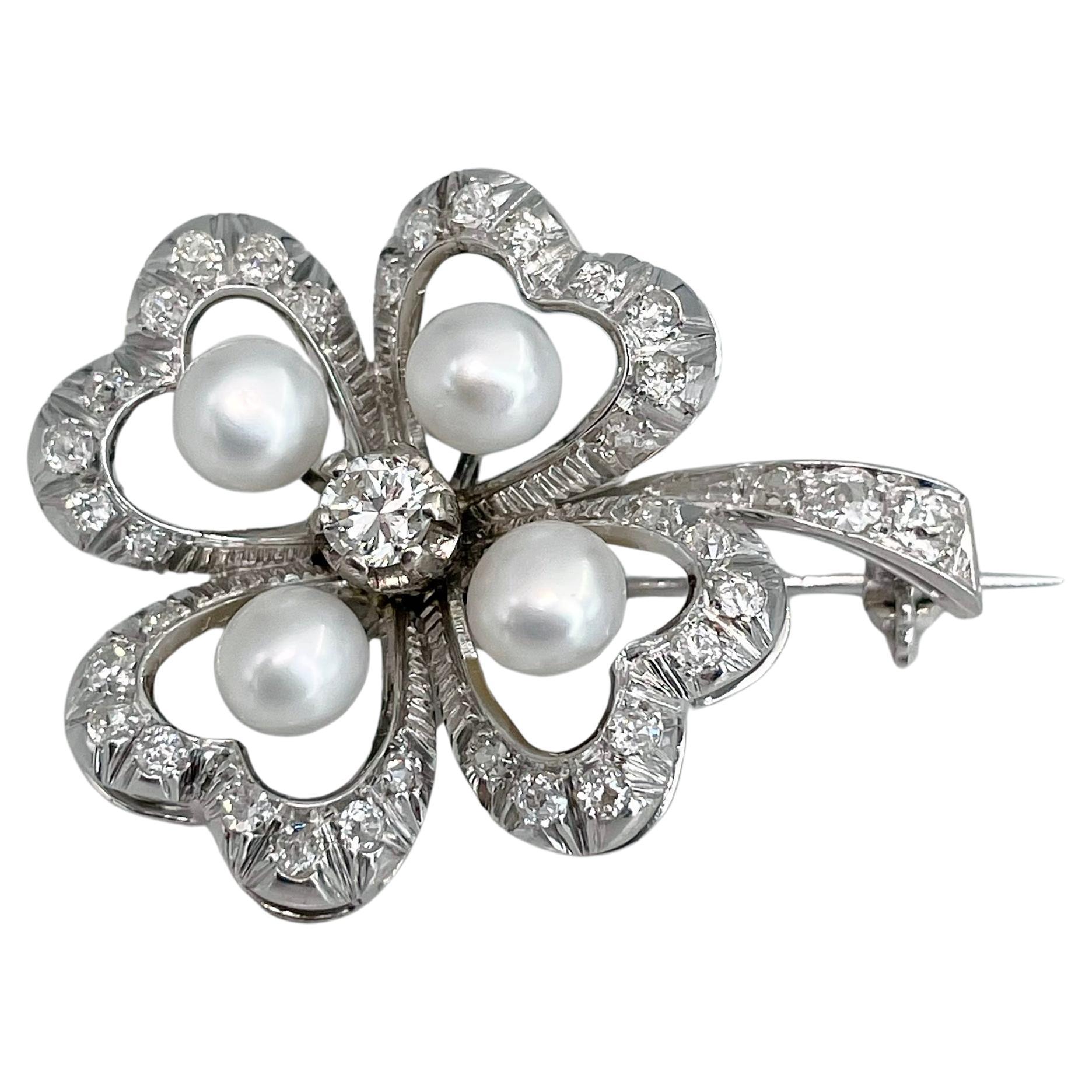 Vintage 18 Karat Gold Pearl TW 0.86 Carat Diamond Four Leaf Clover Pin Brooch