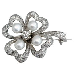 Vintage 18 Karat Gold Pearl TW 0.86 Carat Diamond Four Leaf Clover Pin Brooch