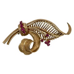 Vintage 18 Karat Gold Ruby Floral Design Leaf Pin Brooch