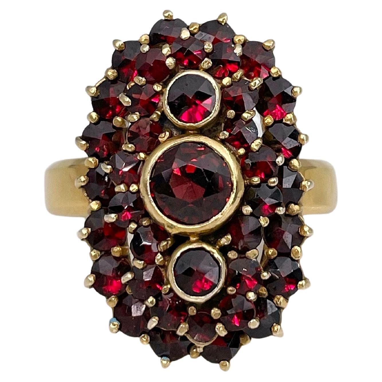 Vintage 18 Karat Gold Silver Garnet Vertical Cocktail Ring For Sale