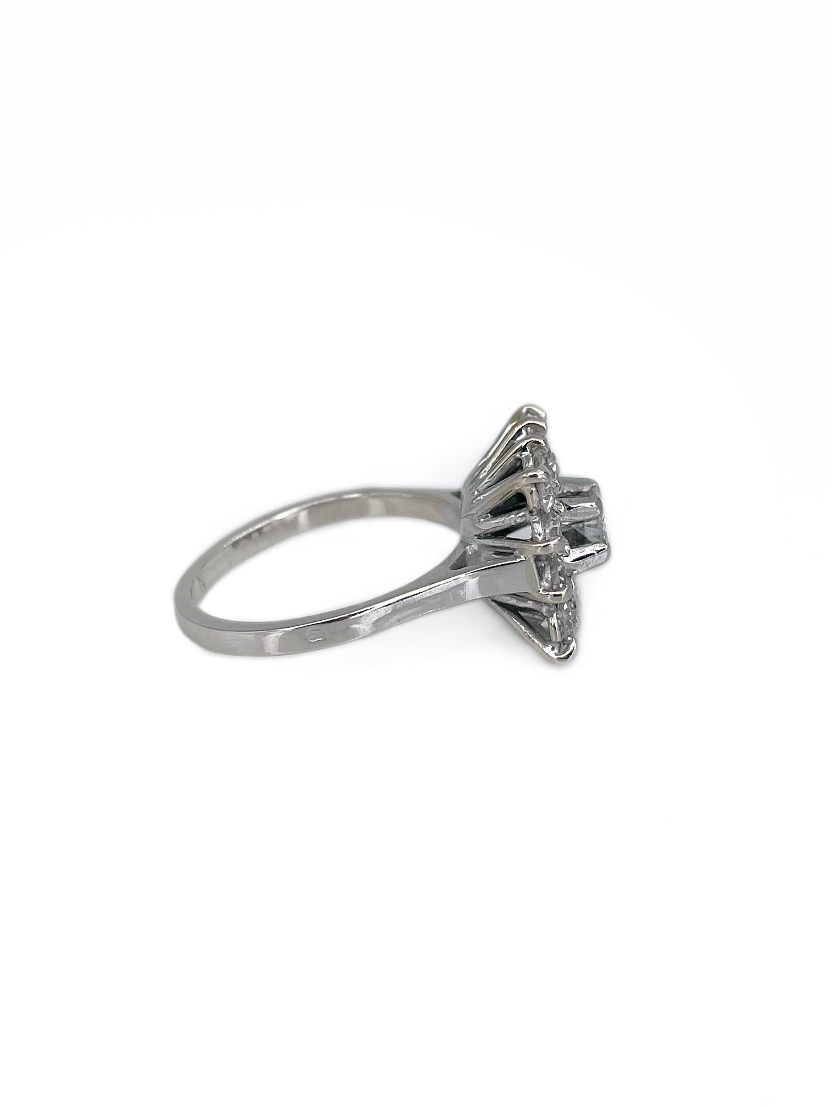 Brilliant Cut Vintage 18 Karat Gold TW 1.17 Carat Diamond Cocktail Ring For Sale