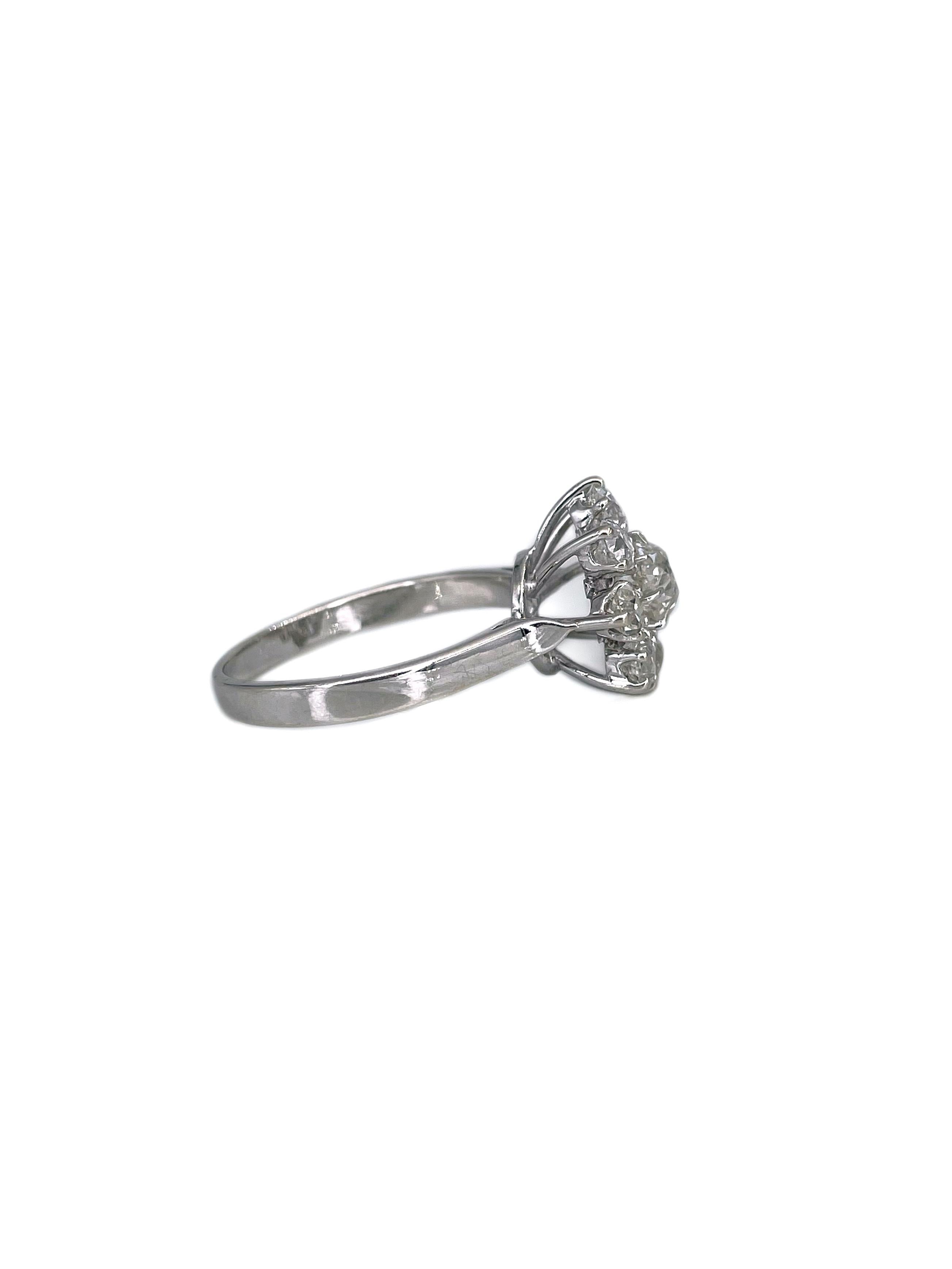 Vintage 18 Karat Gold TW 1.60 Carat Old Mine Cut Diamond Cluster Ring In Good Condition For Sale In Vilnius, Vilniaus apskr.