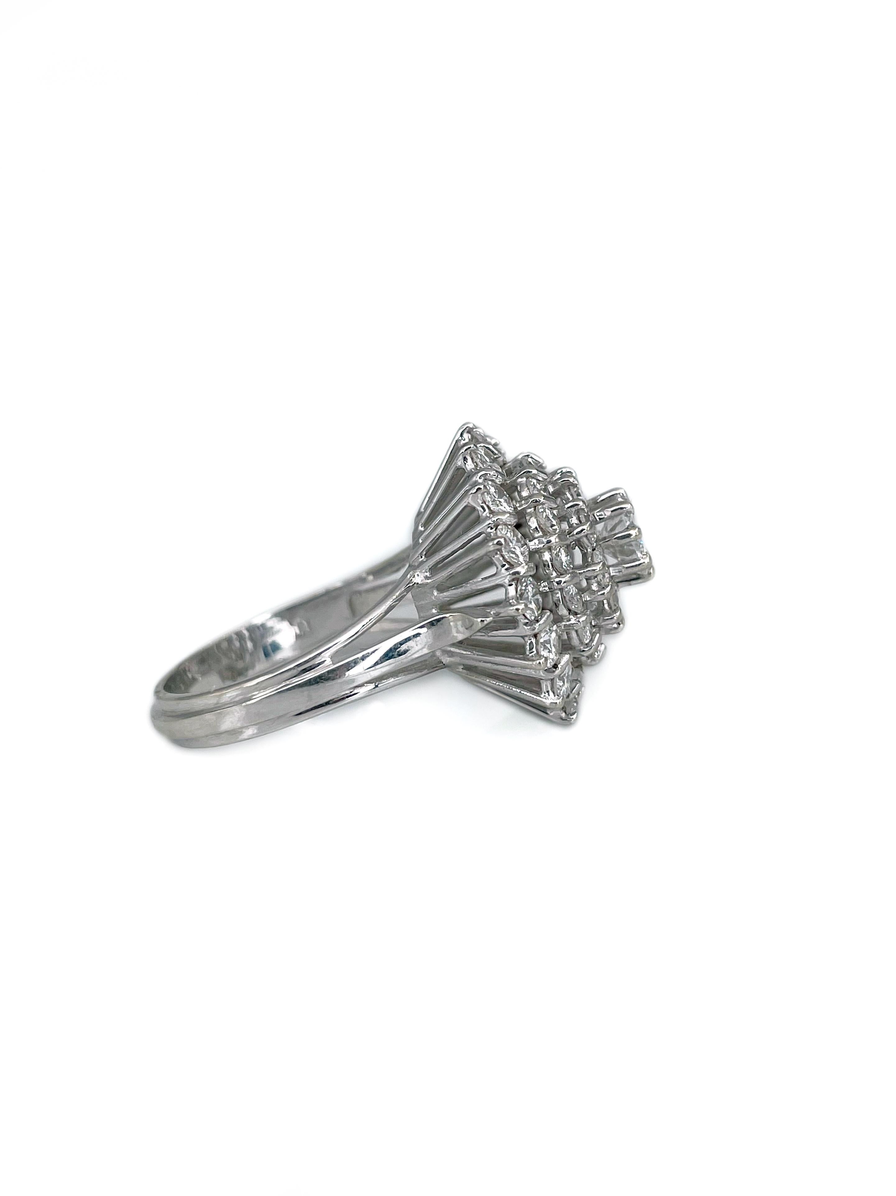 Brilliant Cut Vintage 18 Karat Gold TW 2.95 Carat Diamond Cocktail Ring
