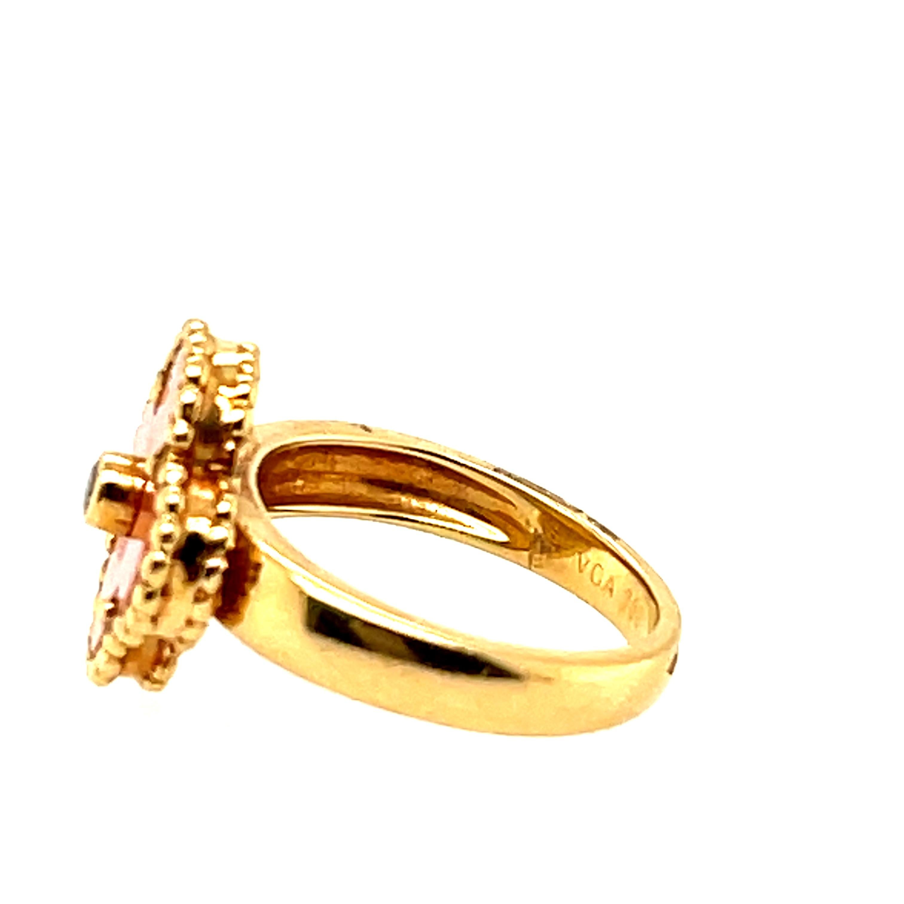 18 Karat Gold VCA Koralle Alhambra Ring (Cabochon)