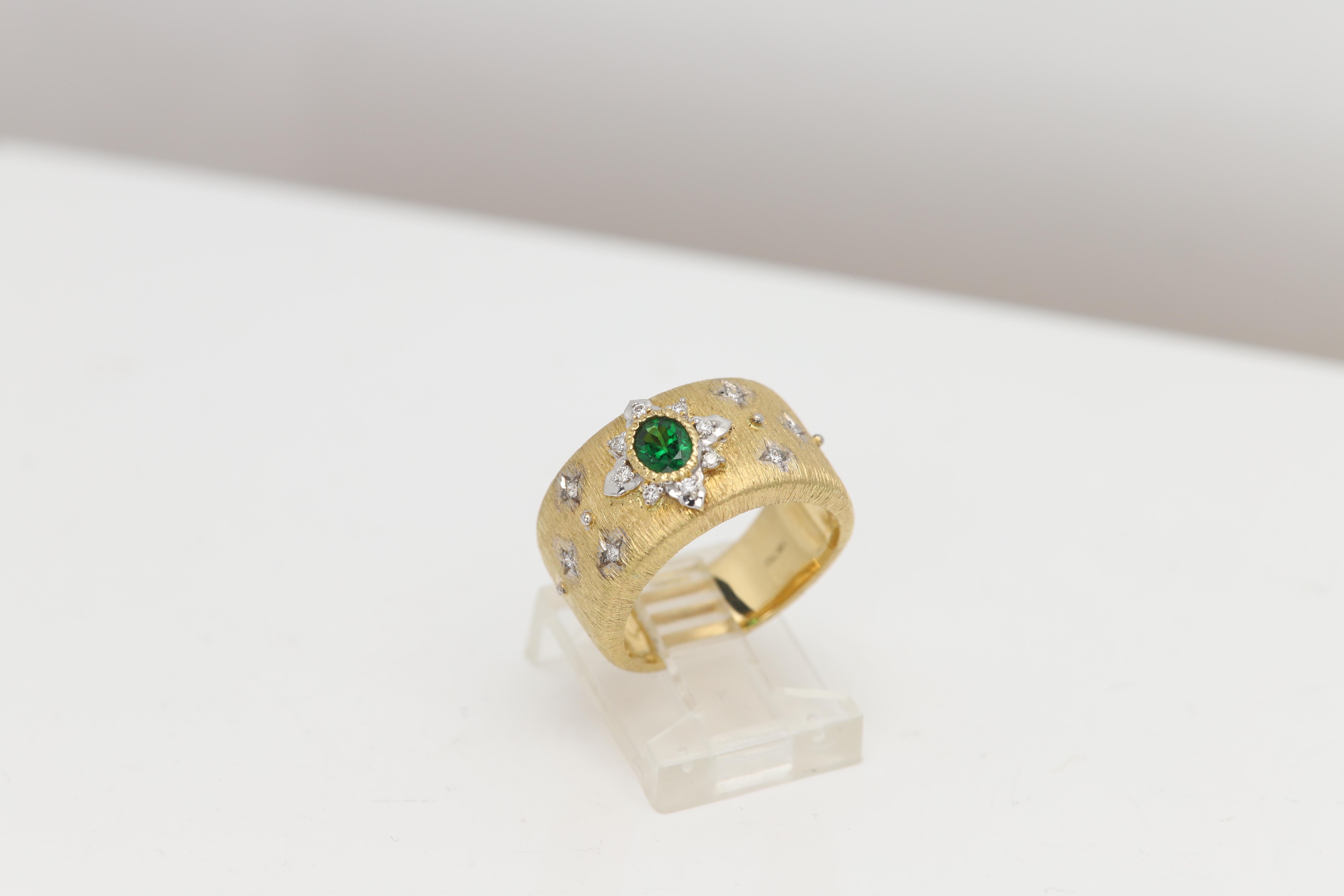 Women's Vintage 18 Karat Green Tsavorite Ring Band Natural stones and Solid yellow gold For Sale
