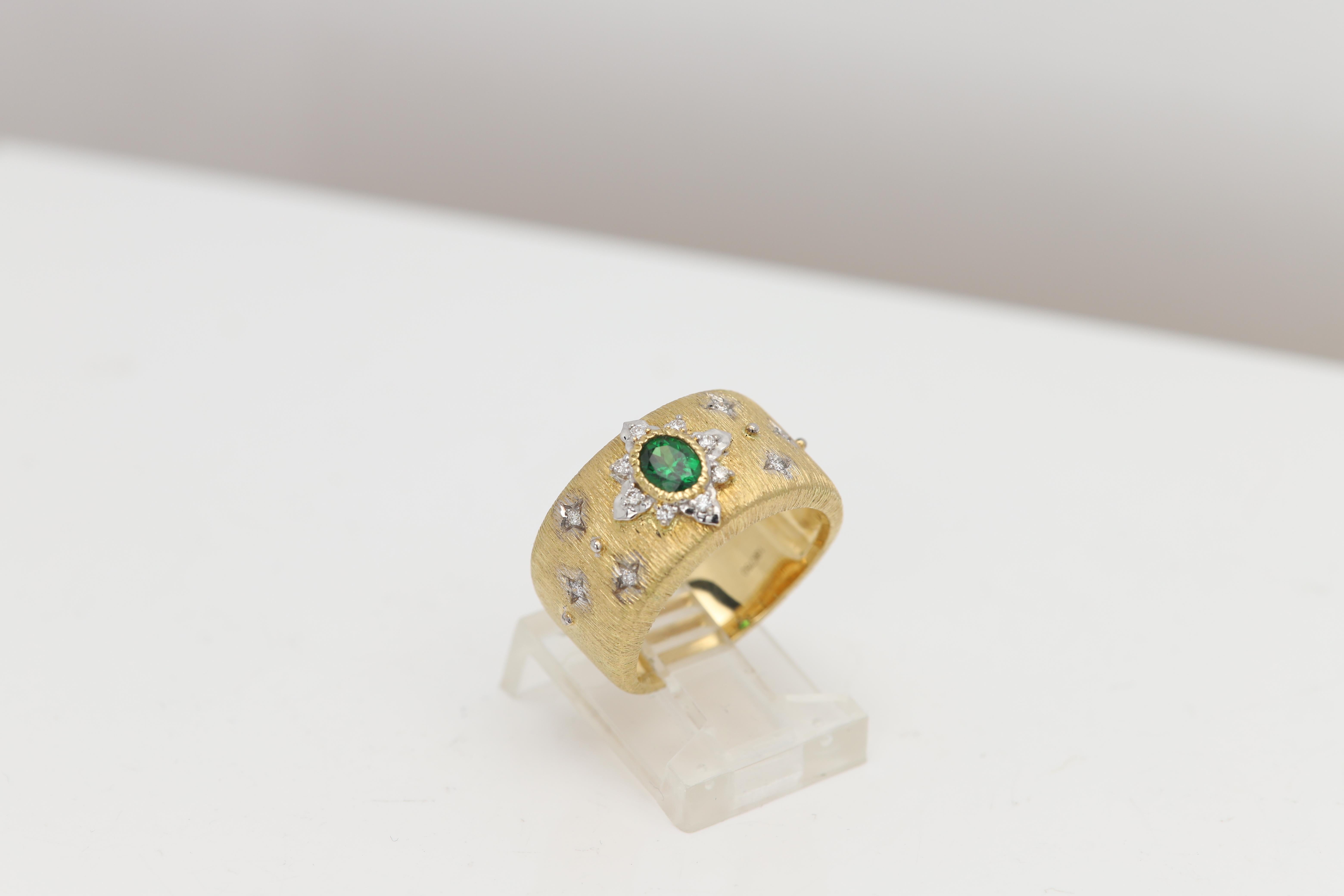 Vintage 18 Karat Green Tsavorite Ring Band Natural stones and Solid yellow gold For Sale 1