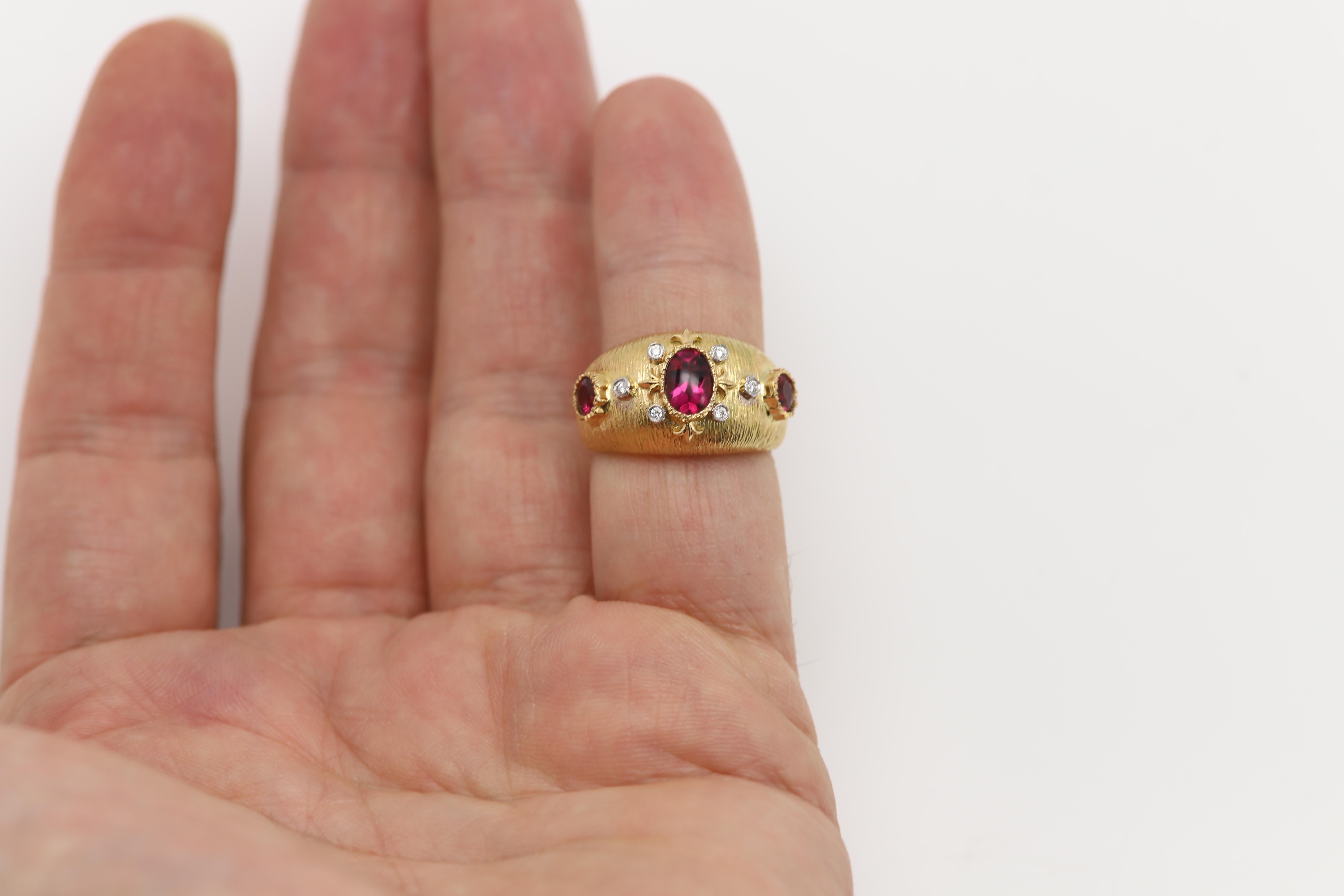 Vintage 18 Karat Rhodolite Ring  natural Red gems Solid yellow gold In New Condition For Sale In Brooklyn, NY