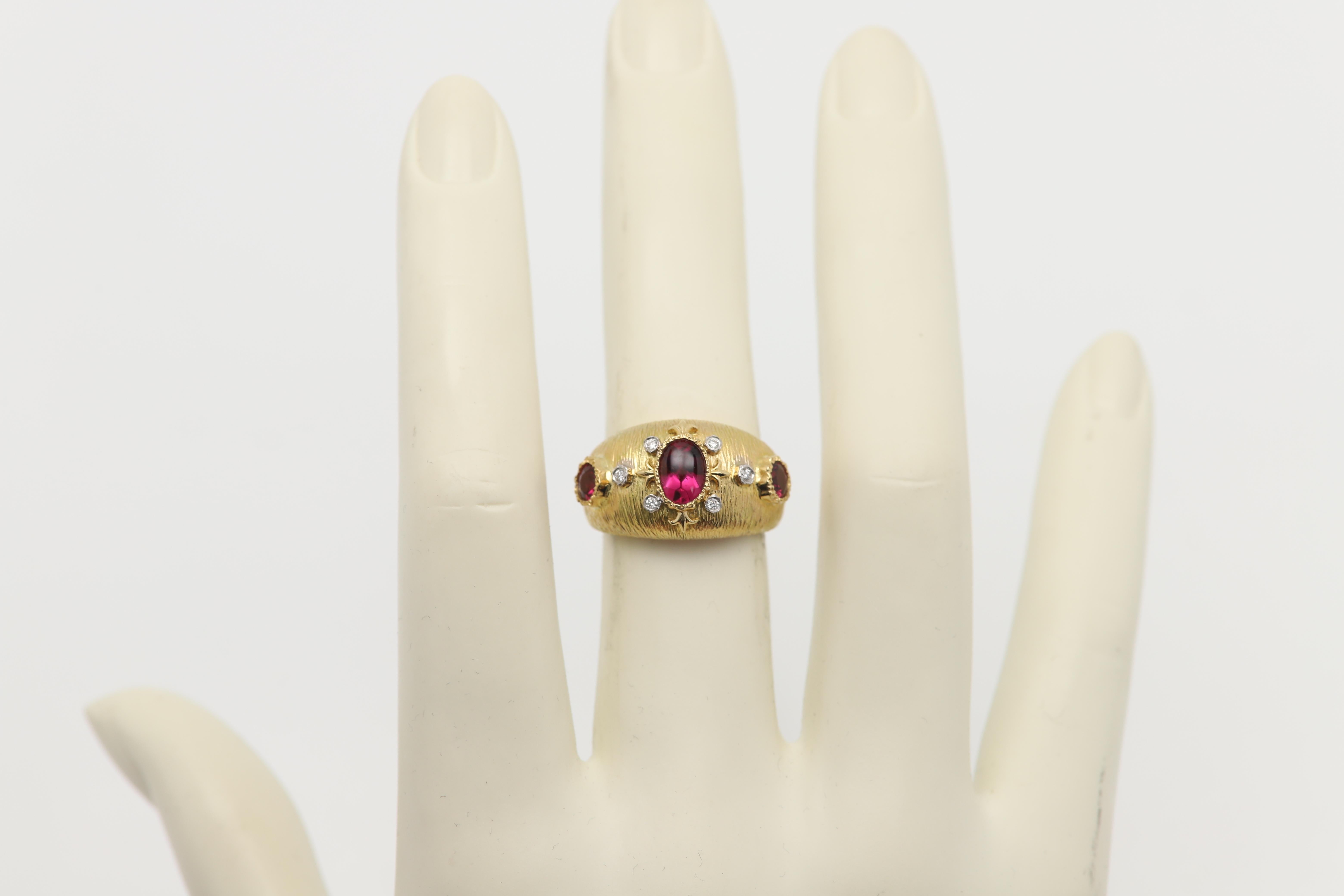 Vintage 18 Karat Rhodolite Ring  natural Red gems Solid yellow gold For Sale 2
