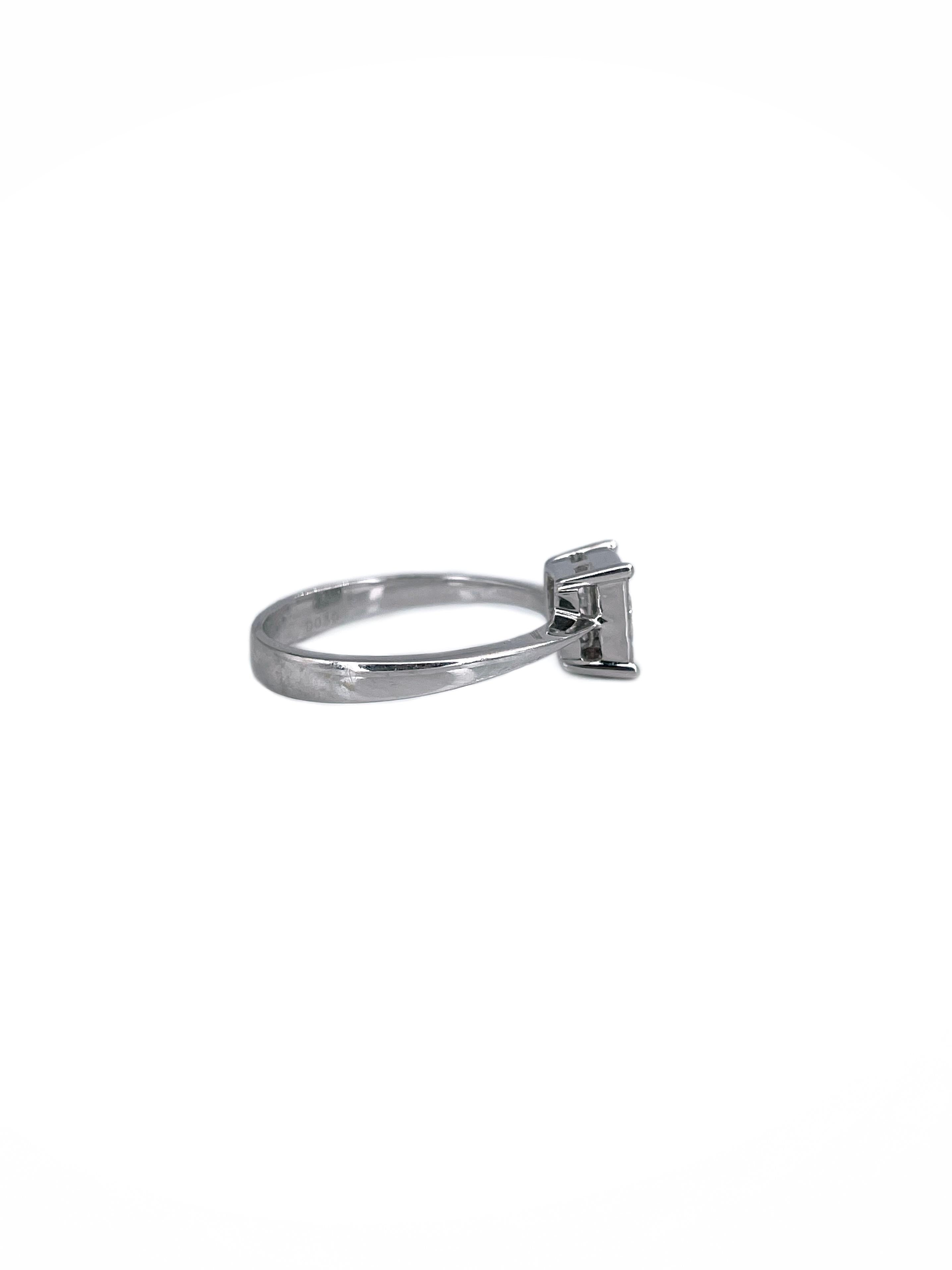 Modern Vintage 18 Karat White Gold 0.30 Carat Princess Cut VS Diamond Engagement Ring For Sale