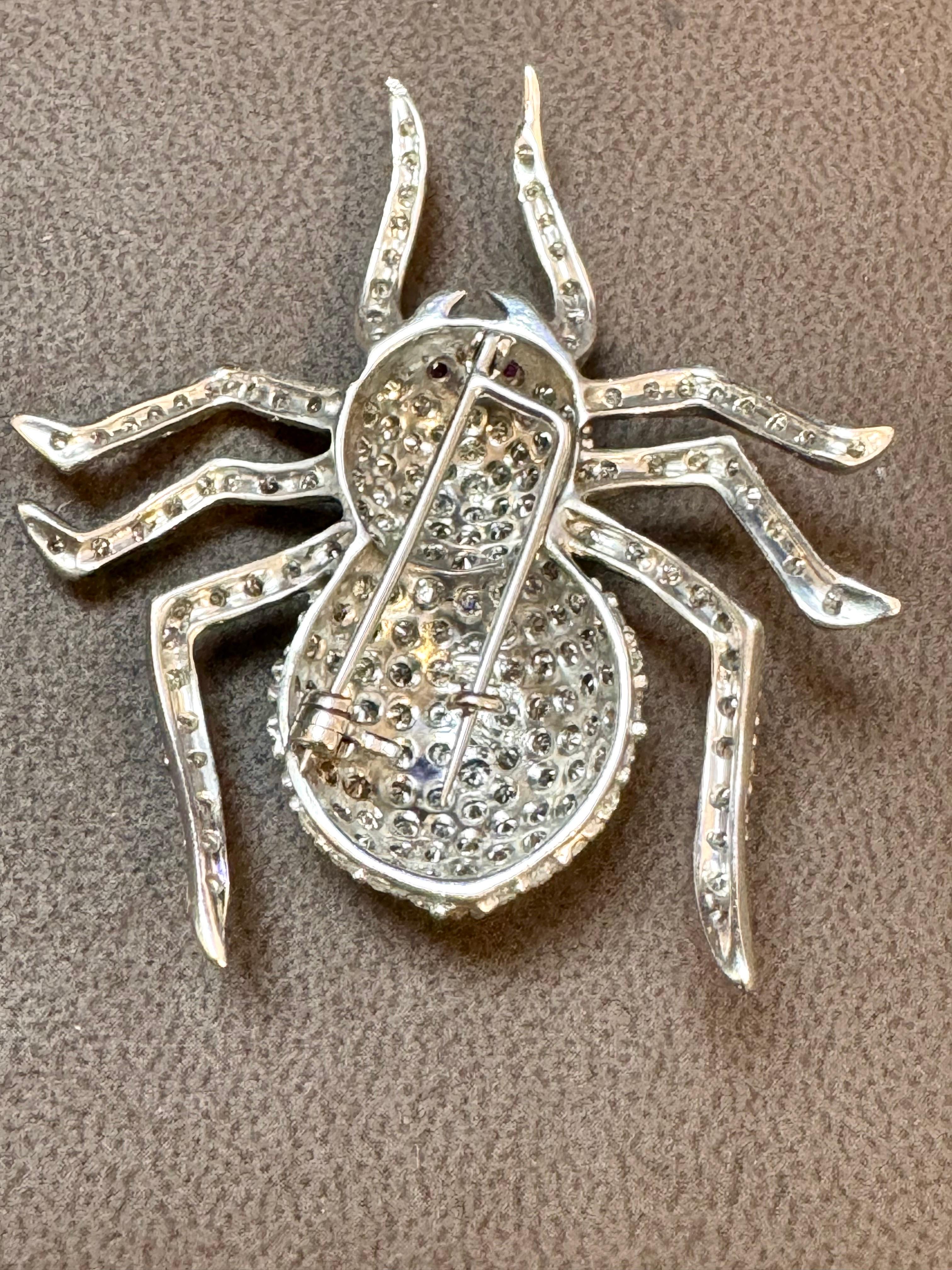 Taille ovale Vintage or blanc 18 carats et 7.7 ct de  Araignée de diamant  Broche / épingle , 18.8 Gm en vente