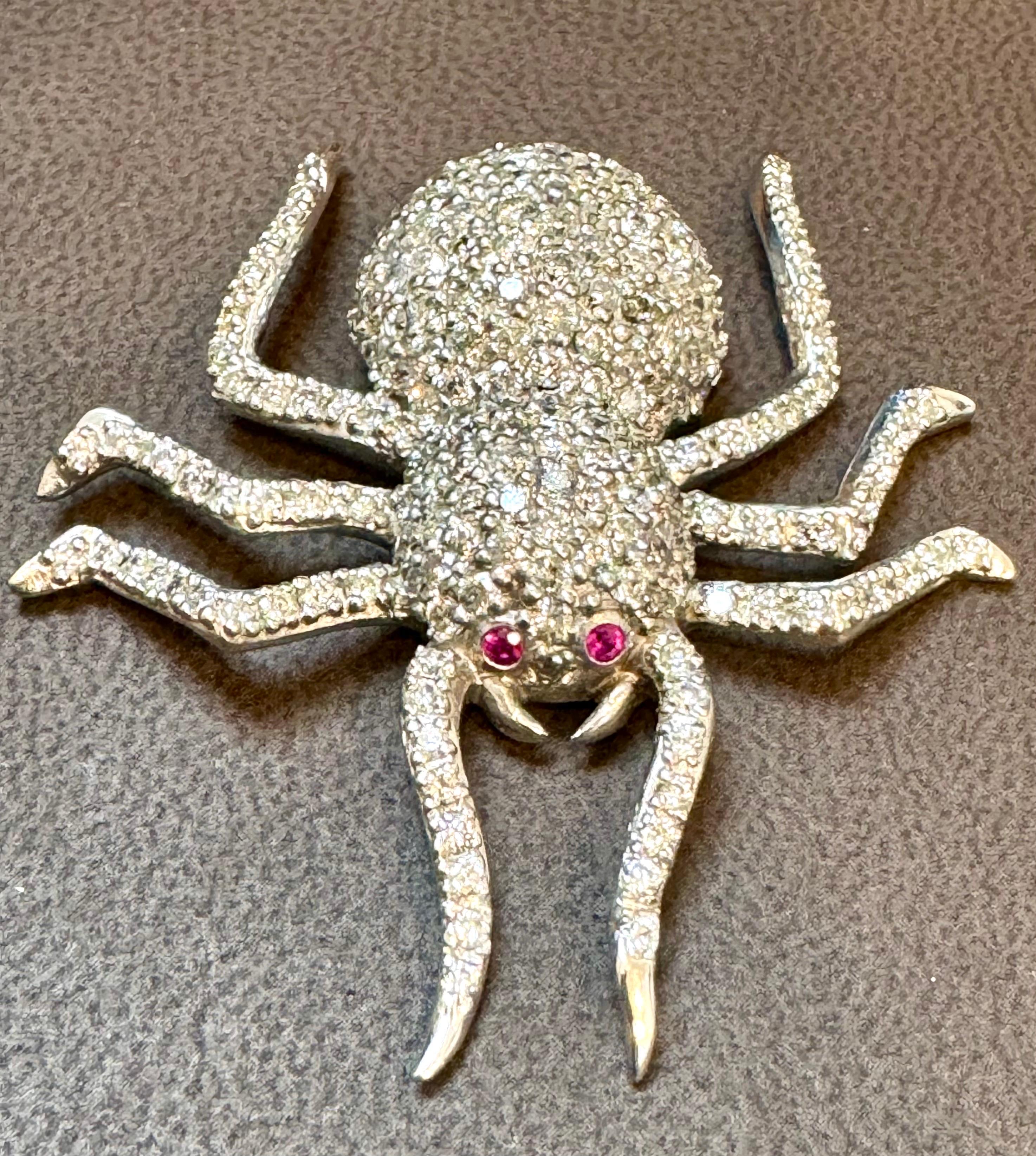 Vintage or blanc 18 carats et 7.7 ct de  Araignée de diamant  Broche / épingle , 18.8 Gm Excellent état - En vente à New York, NY