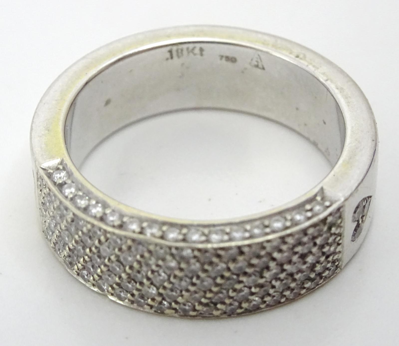 Round Cut Vintage 18 karat White Gold and Pave Diamond Ring For Sale
