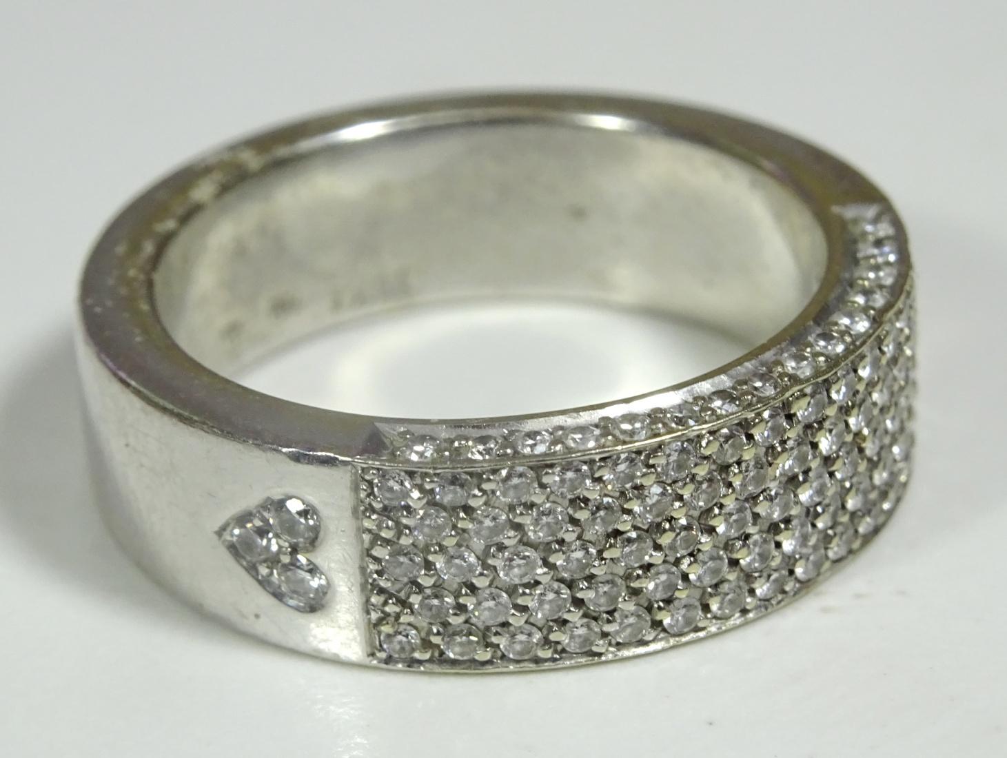 Women's Vintage 18 karat White Gold and Pave Diamond Ring For Sale