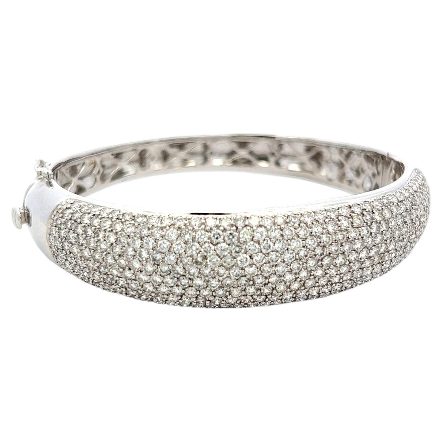 Brazalete vintage de oro blanco de 18 quilates con diamantes redondos H-VS de 4 quilates