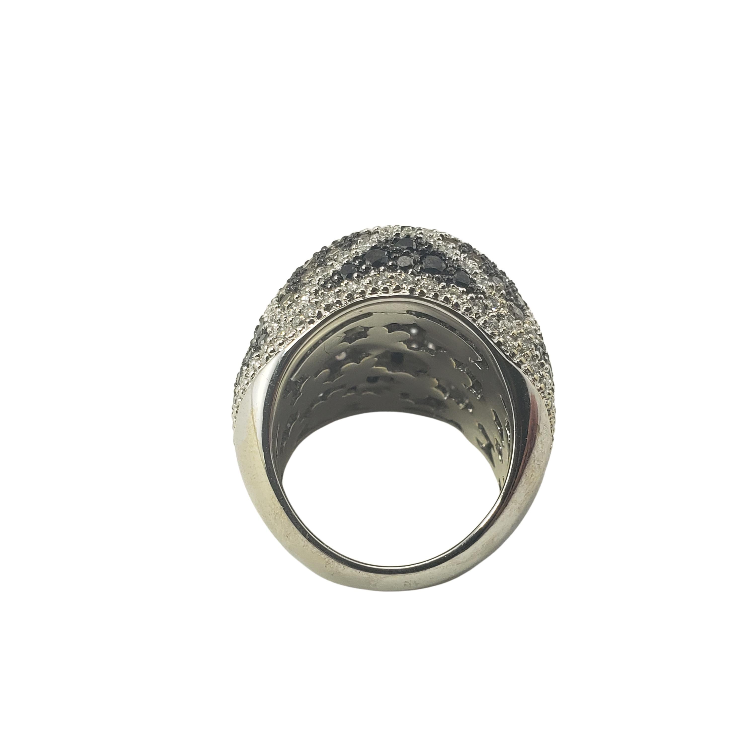 Vintage 18 Karat White Gold Champagne, Black and White Diamond Ring In Good Condition For Sale In Washington Depot, CT
