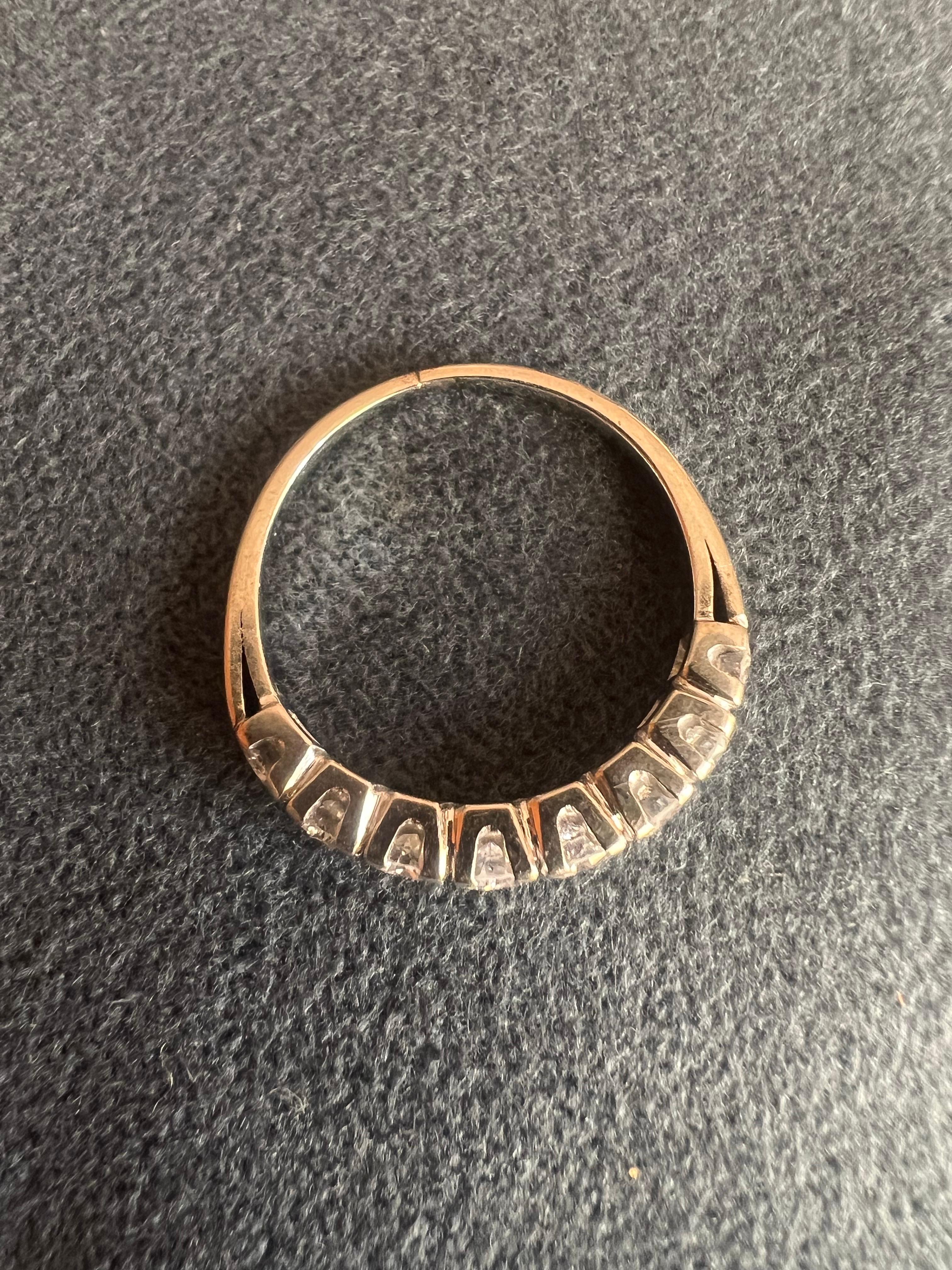 Vintage 18 Karat White Gold Eight Round Cut Diamonds Band Ring In Good Condition For Sale In Sofia, BG