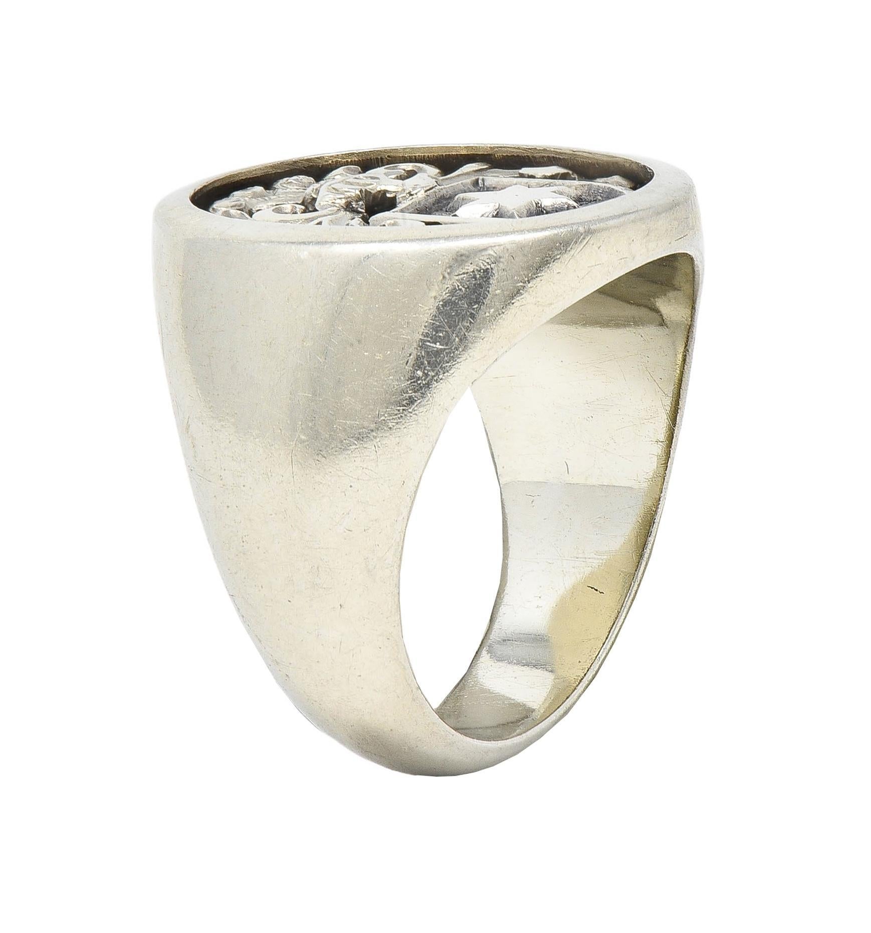 Vintage 18 Karat White Gold Heraldic Knight Star Cameo Unisex Signet Ring 7