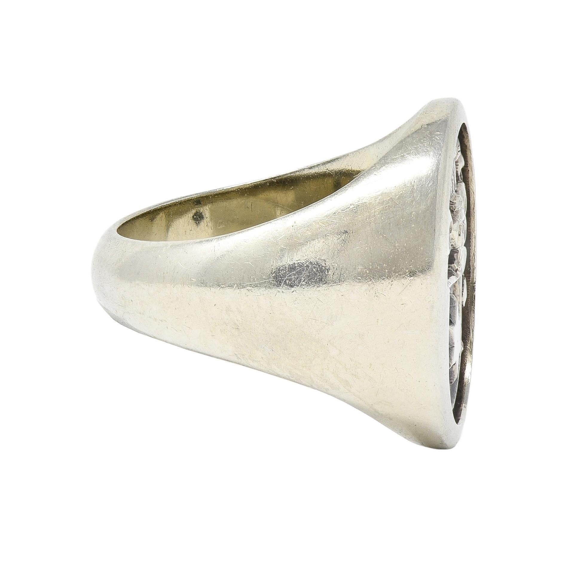 Vintage 18 Karat White Gold Heraldic Knight Star Cameo Unisex Signet Ring 1