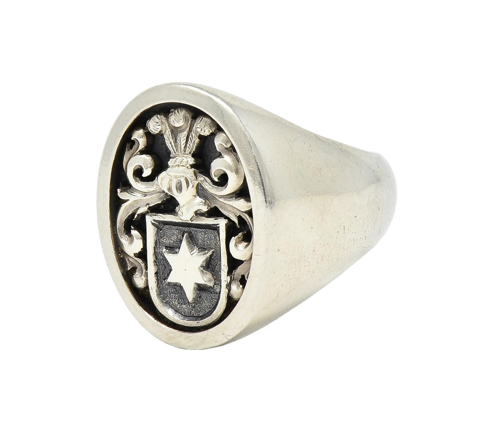 Vintage 18 Karat White Gold Heraldic Knight Star Cameo Unisex Signet Ring 4