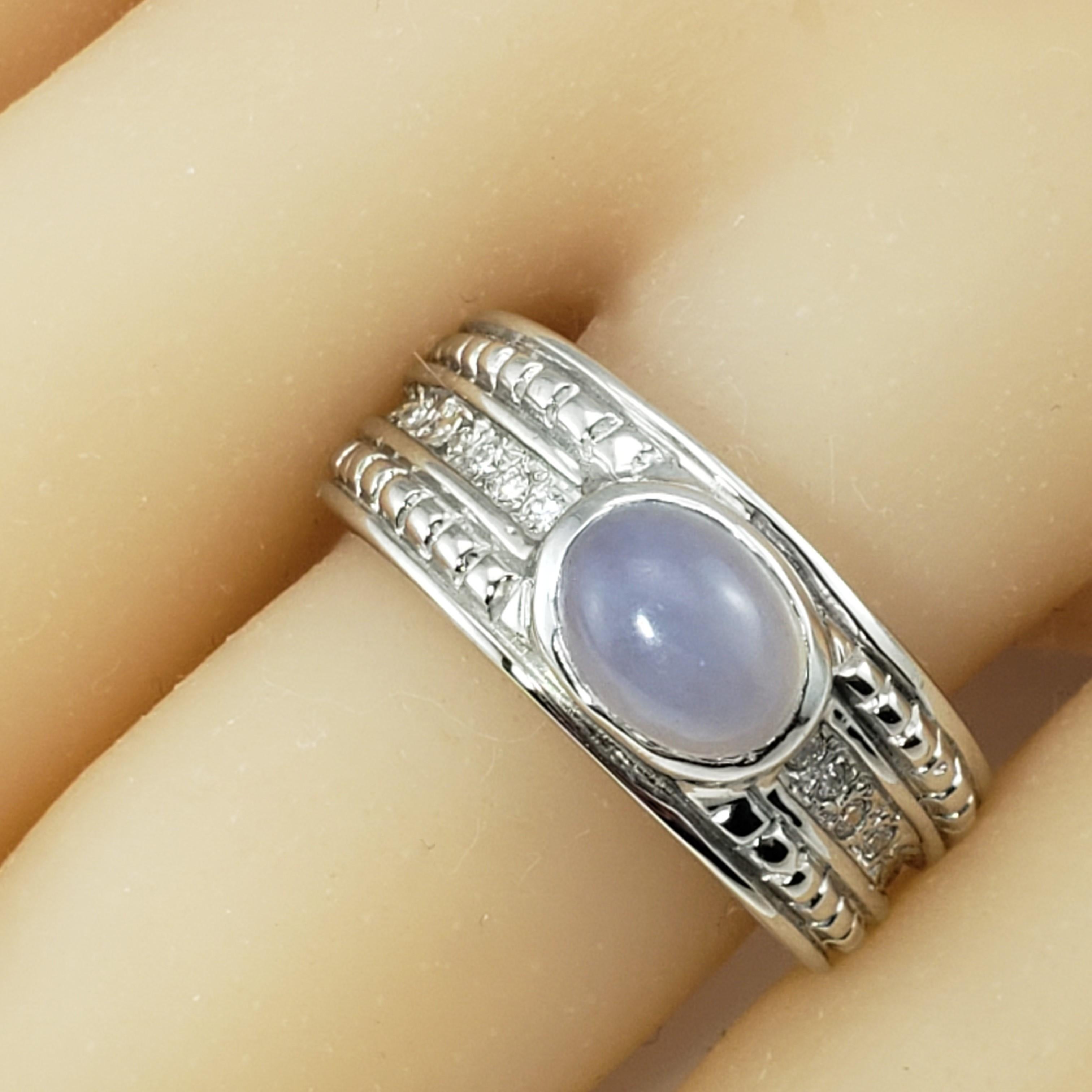 18 Karat White Gold Moonstone and Diamond Ring Size 7.75 For Sale 2