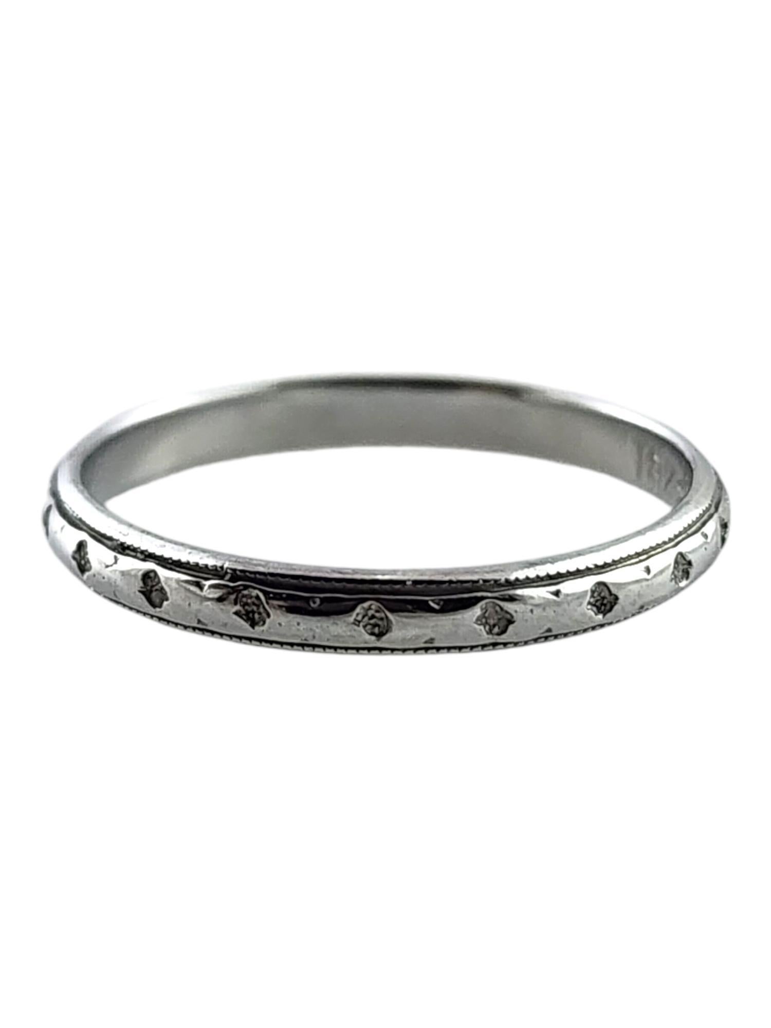 Alianza de Oro Blanco 18 Kilates Tamaño 7.5

Esta impresionante alianza de boda se elaboró meticulosamente en oro blanco de 18 quilates para conseguir un acabado precioso.

Tamaño del anillo: 7,5
Vástago: 2,5 mm

Peso: 2,01 g/ 1,29 dwt

Sello: