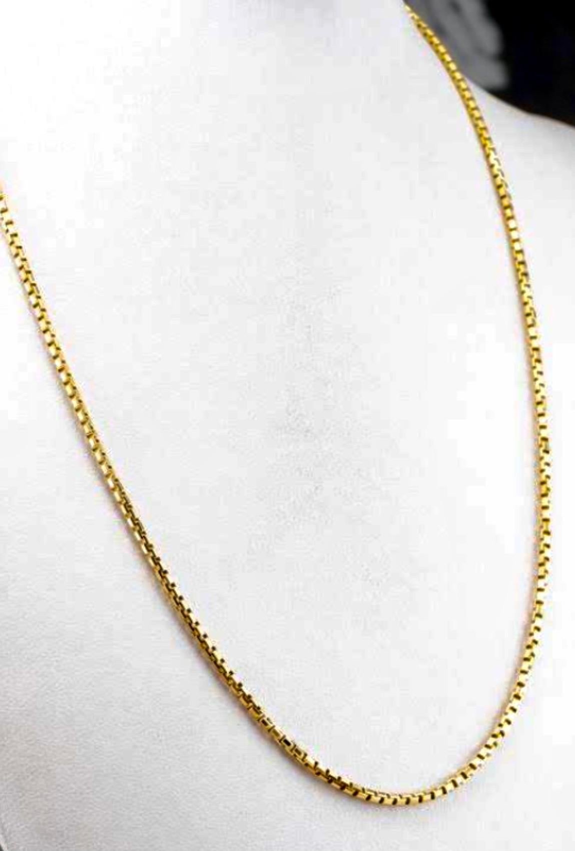 Women's or Men's Vintage 18 Karat Yellow Gold 15 Gm Box Chain Necklace
