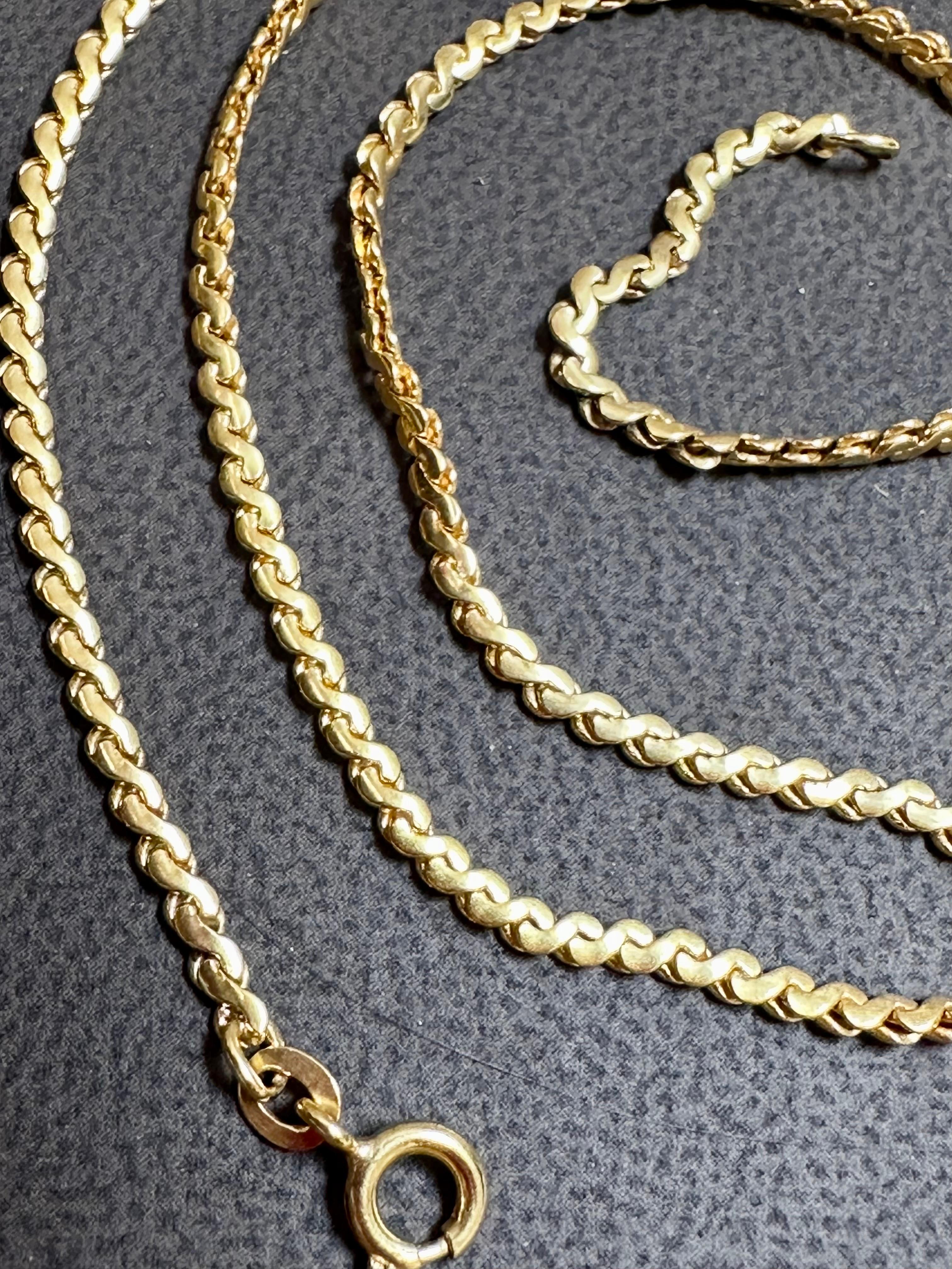Vintage 18 Karat Yellow Gold 9.6 Gm S Link Chain Necklace In Excellent Condition For Sale In New York, NY