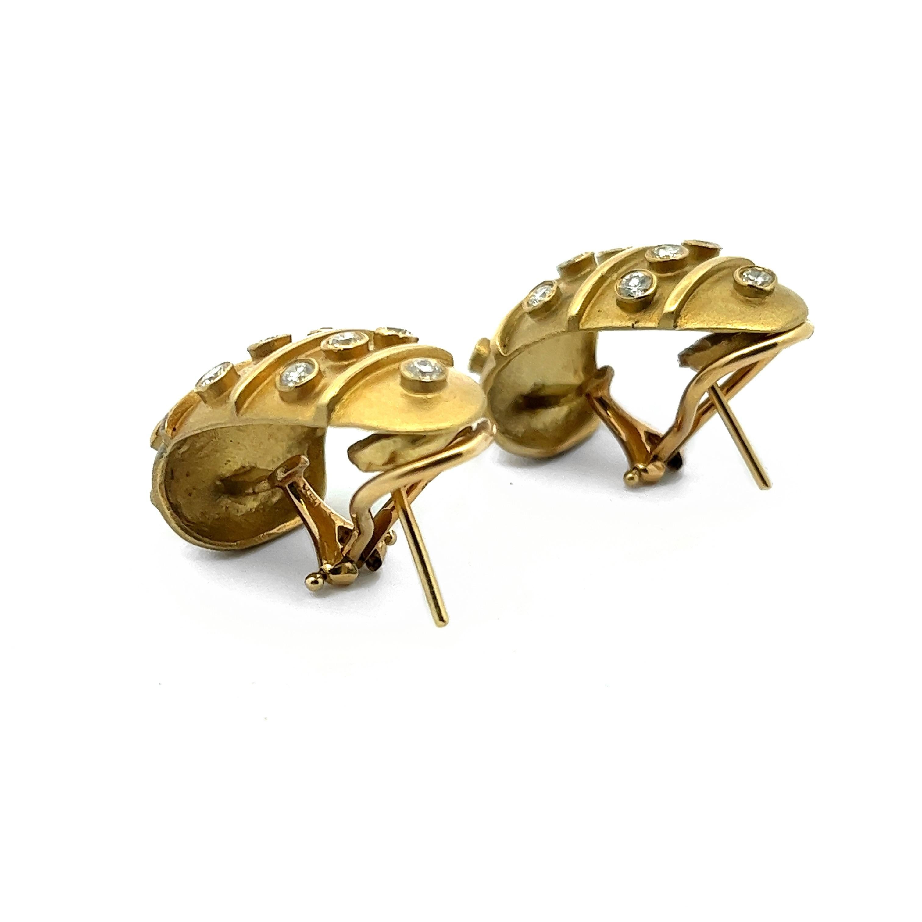 Round Cut Vintage Modernist 18 Karat Yellow Gold & Diamond Matte Finish Clip-On Earrings  For Sale