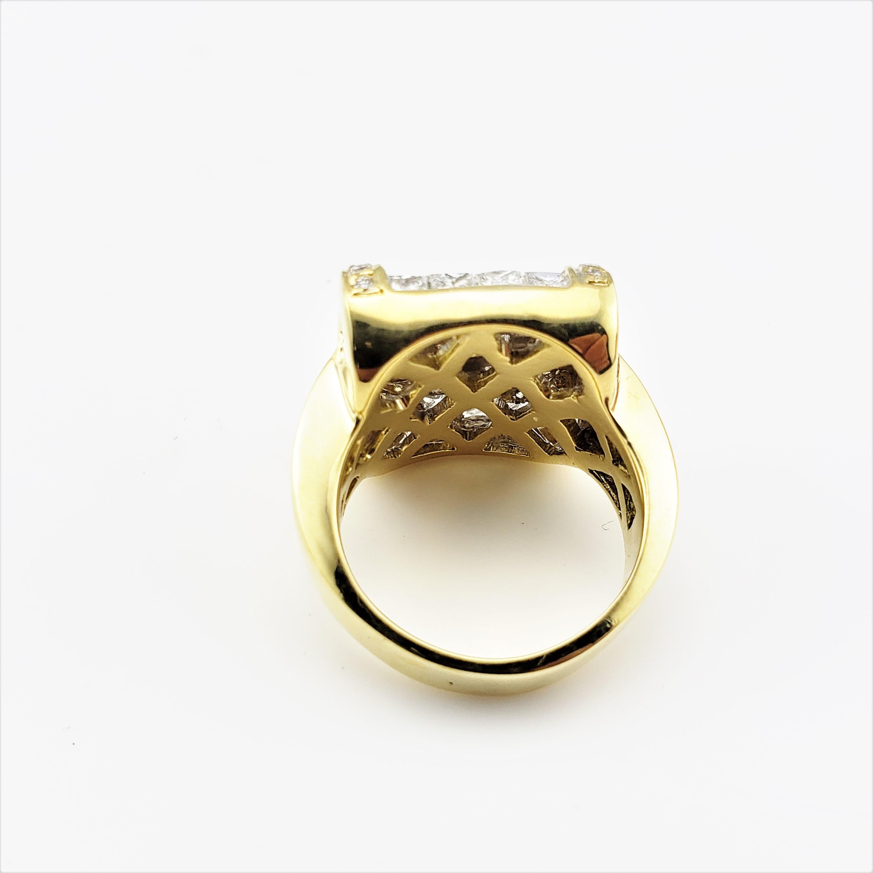 Women's Vintage 18 Karat Yellow Gold and Diamond Ring For Sale