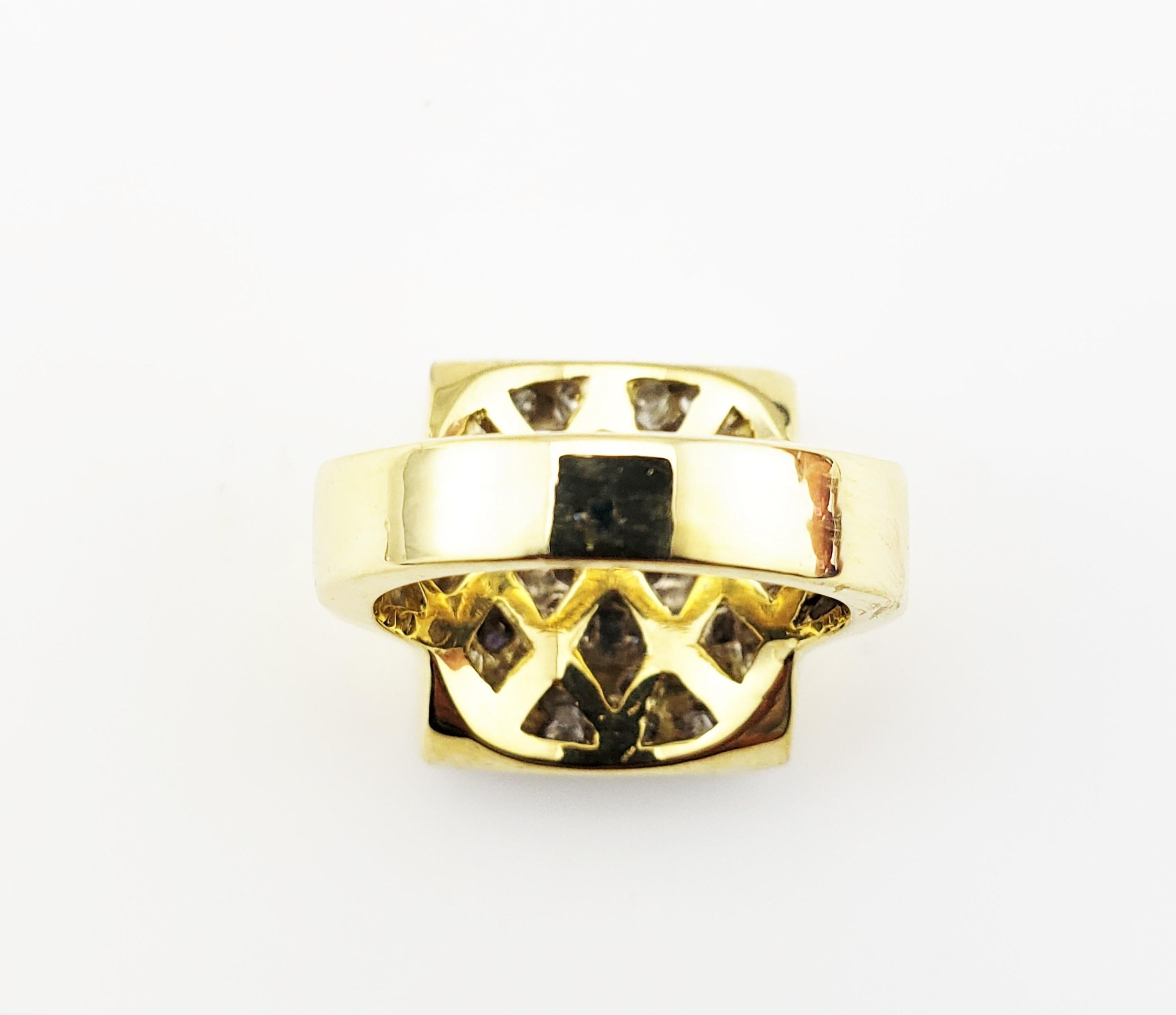 Vintage 18 Karat Yellow Gold and Diamond Ring For Sale 1