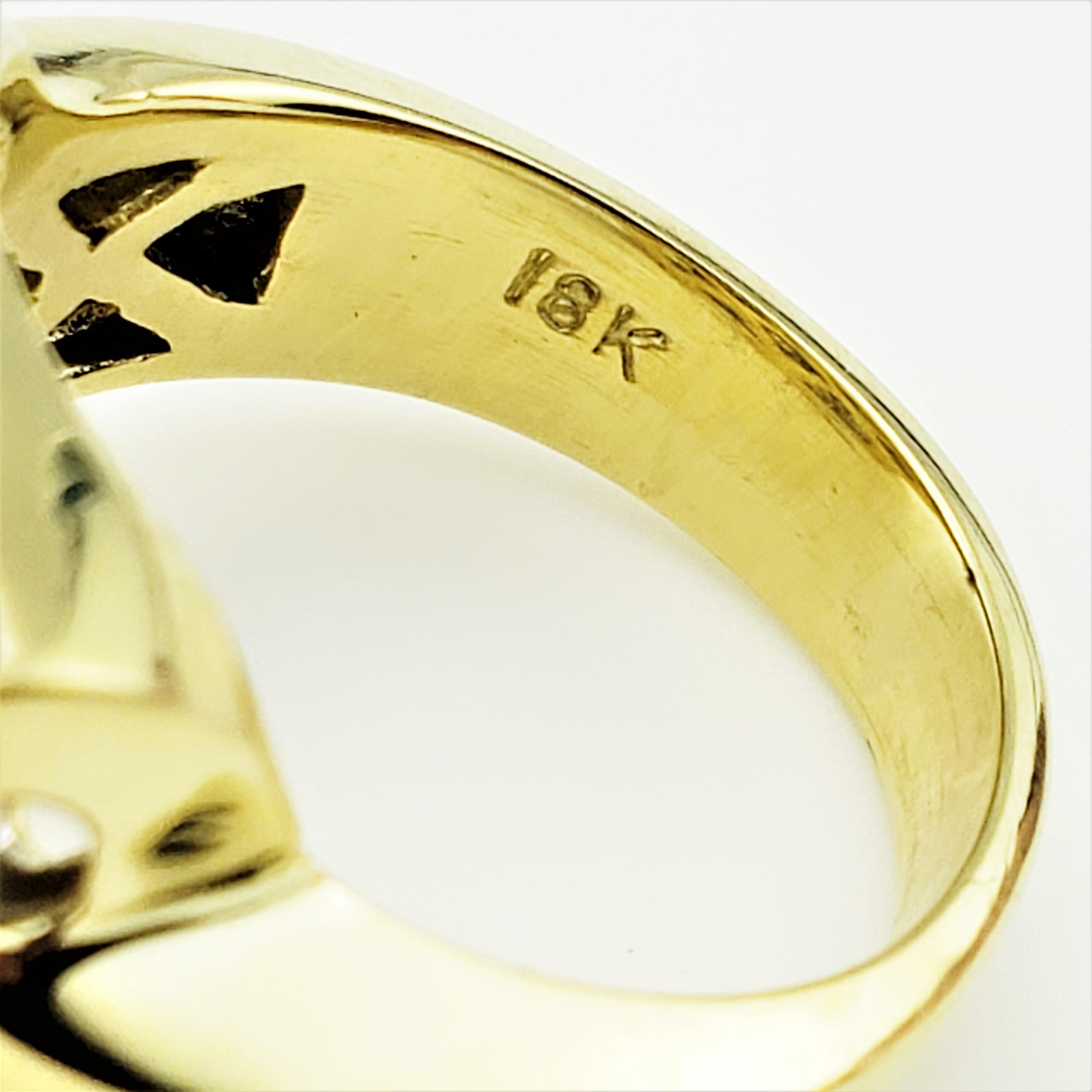 Vintage 18 Karat Yellow Gold and Diamond Ring For Sale 2