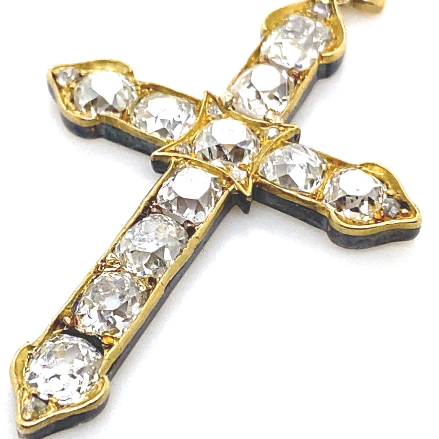 Vintage 18 Karat Yellow Gold and Silver Diamond Cross Pendant  For Sale 3