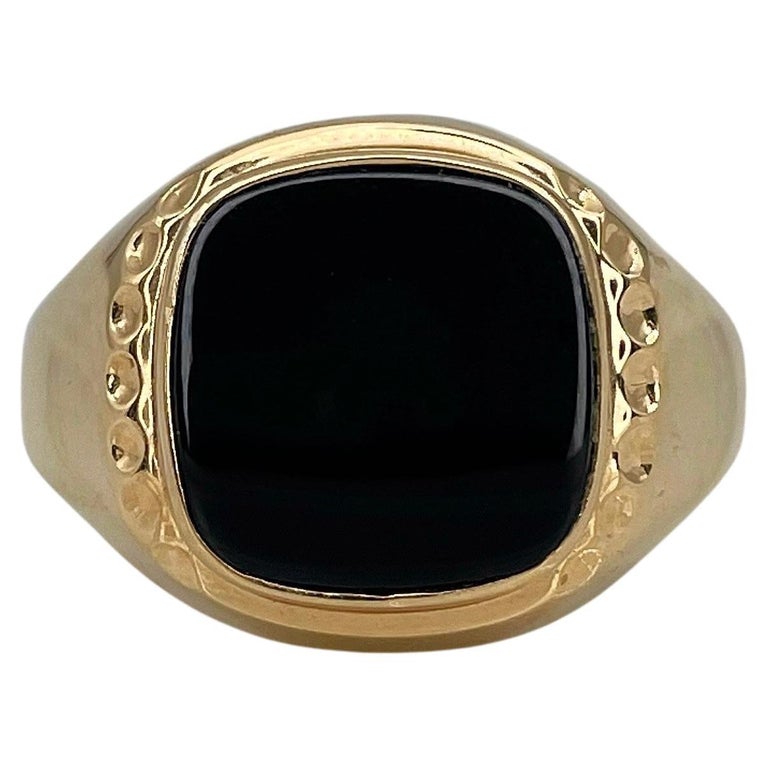 Vintage 18 Karat Yellow Gold Black Onyx Signet Ring For Sale at 1stDibs