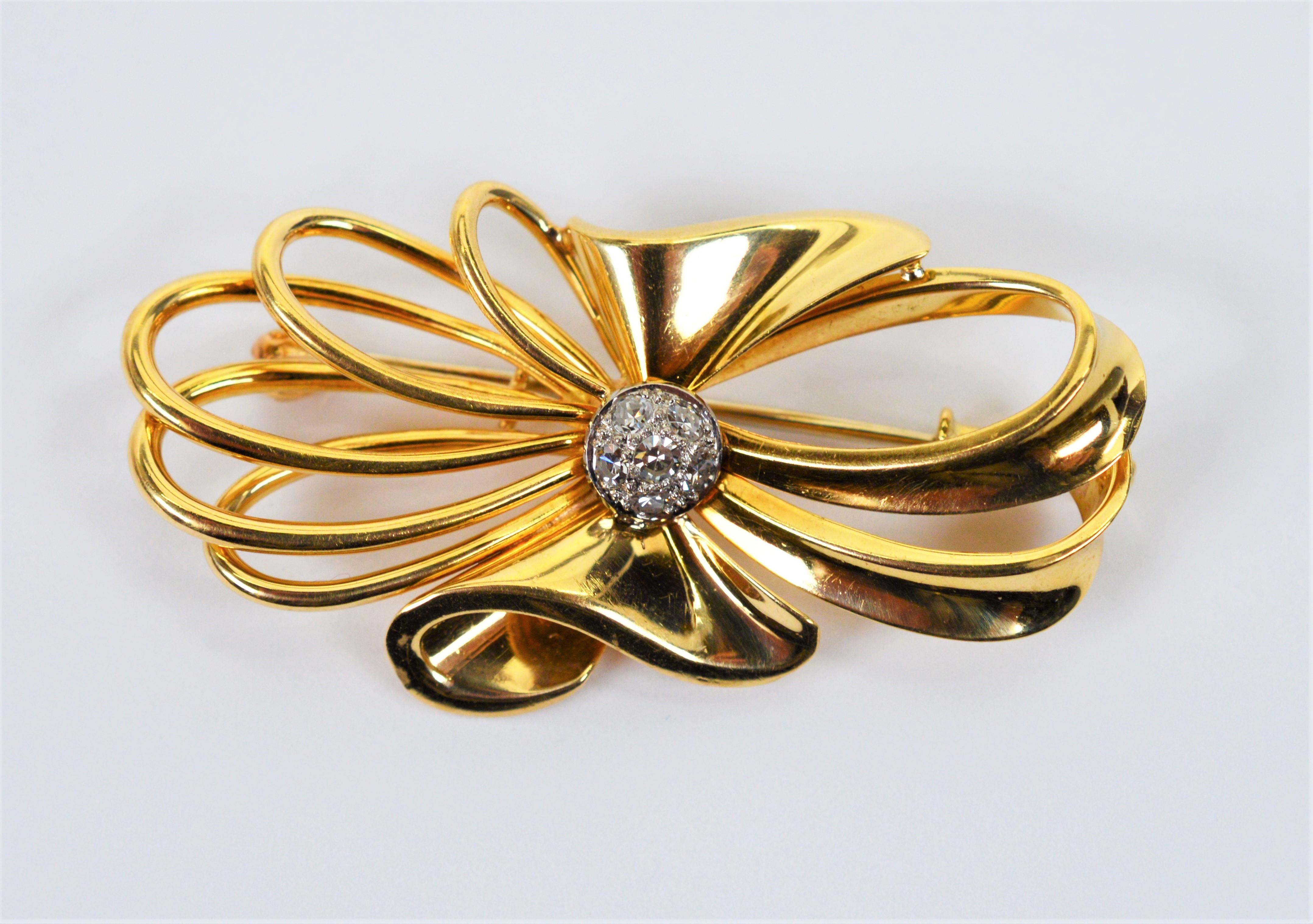 Vintage 18 Karat Yellow Gold Bowtie Brooch with Diamond Accents 4
