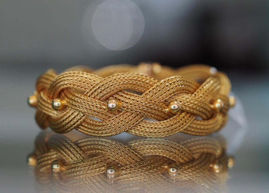 Women's or Men's Vintage 18 Karat Yellow Gold Braided Mesh Bracelet